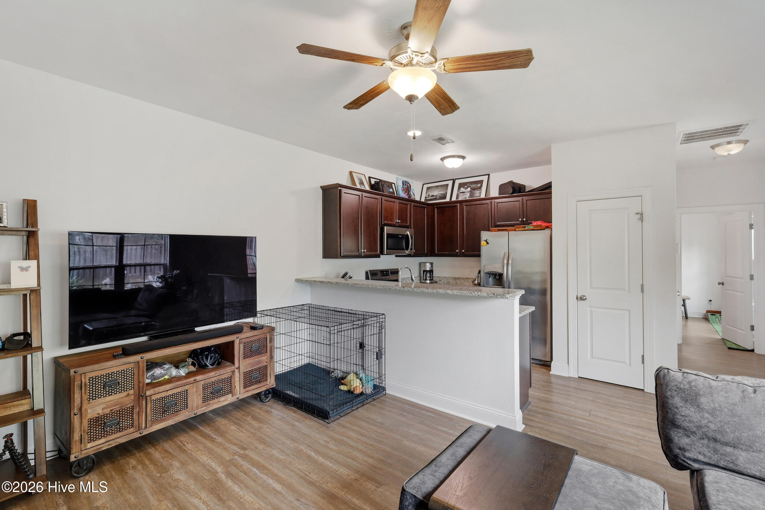 100566904 | Photo 37