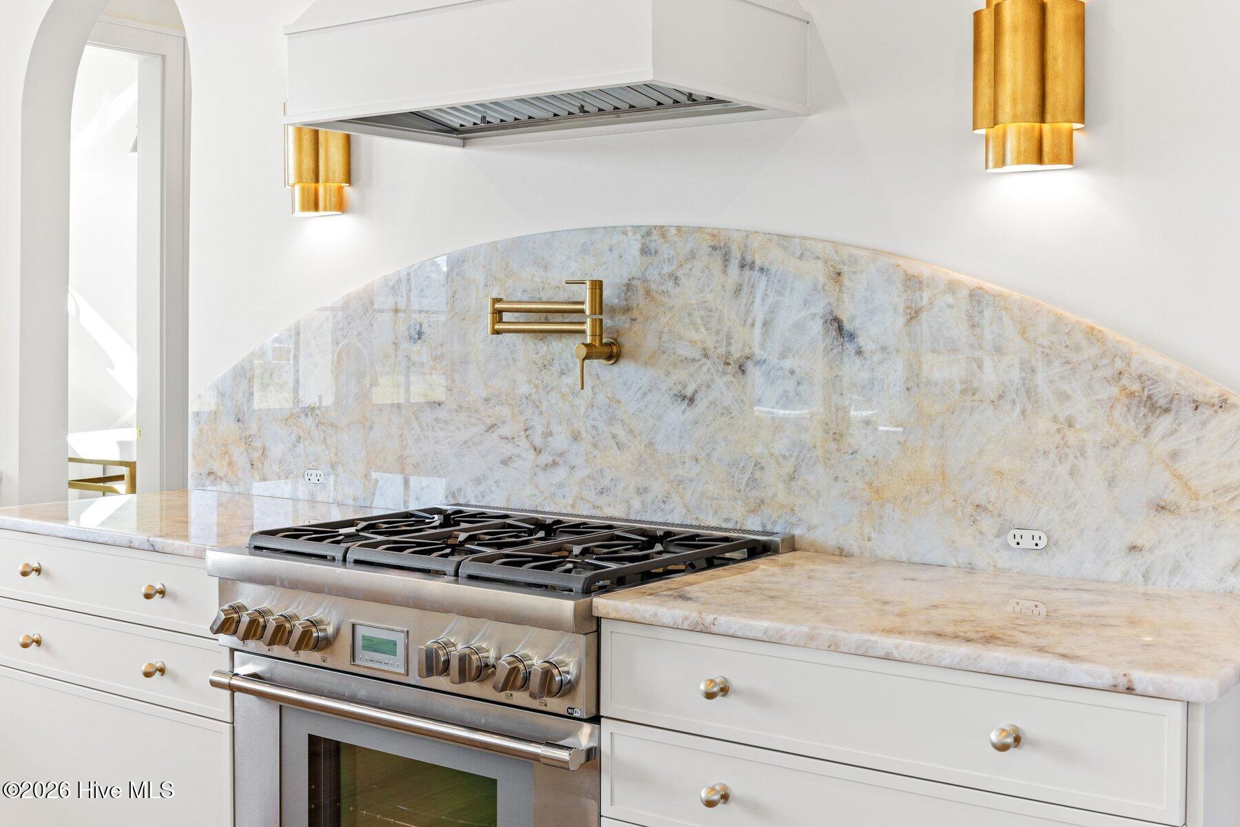 100529848 | Photo 23