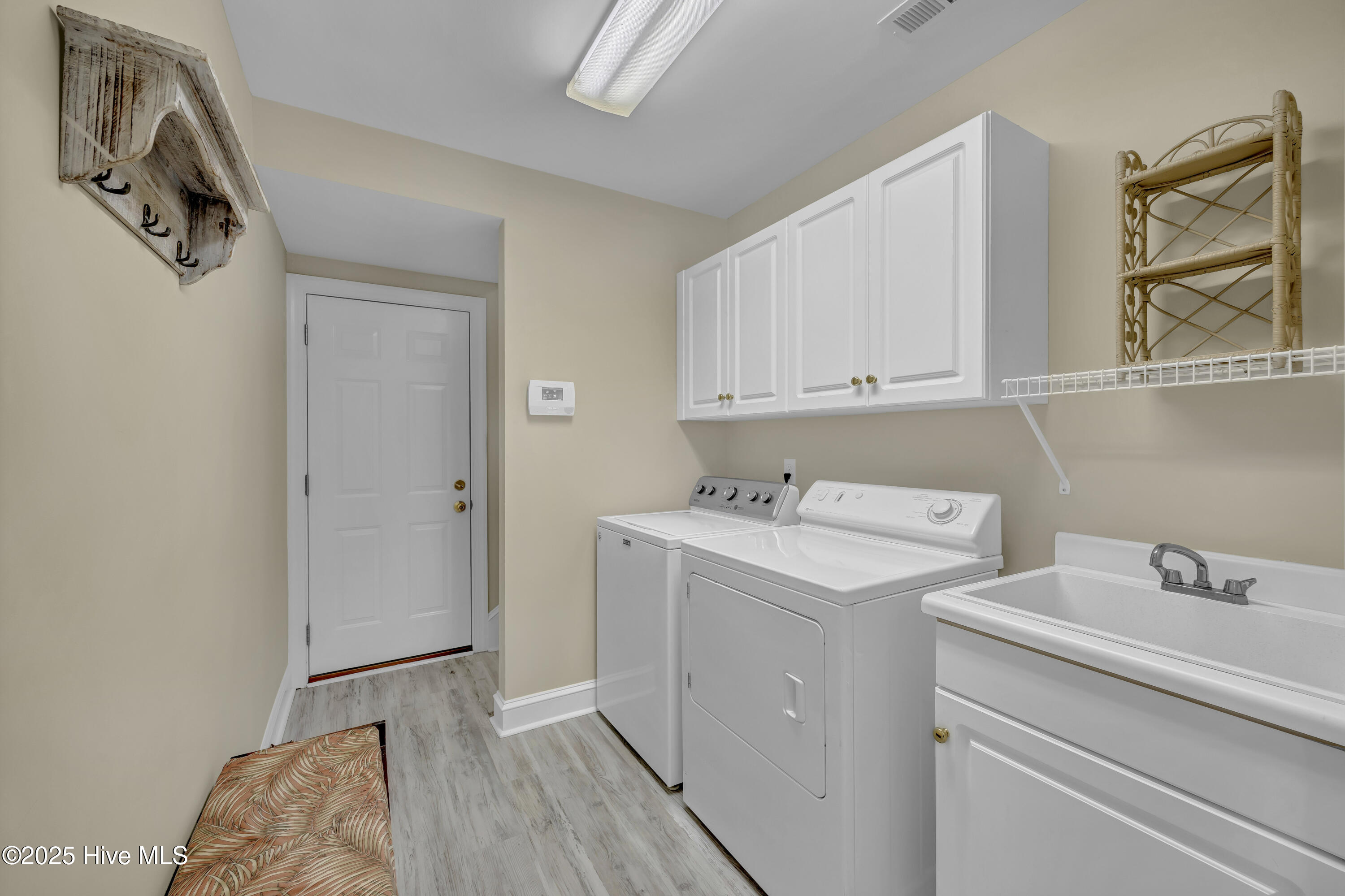 100530959 | Photo 13