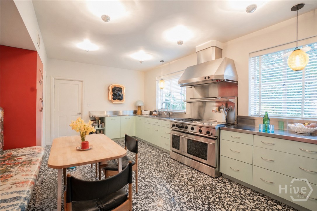 102 E 45th Street, Savannah, GA 31405 Listing Photo  8