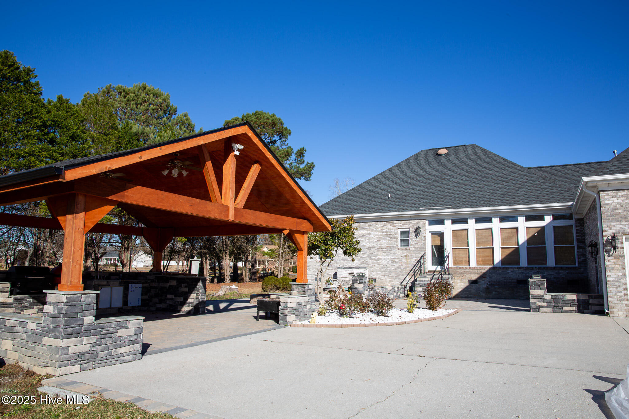 100546342 | Photo 39