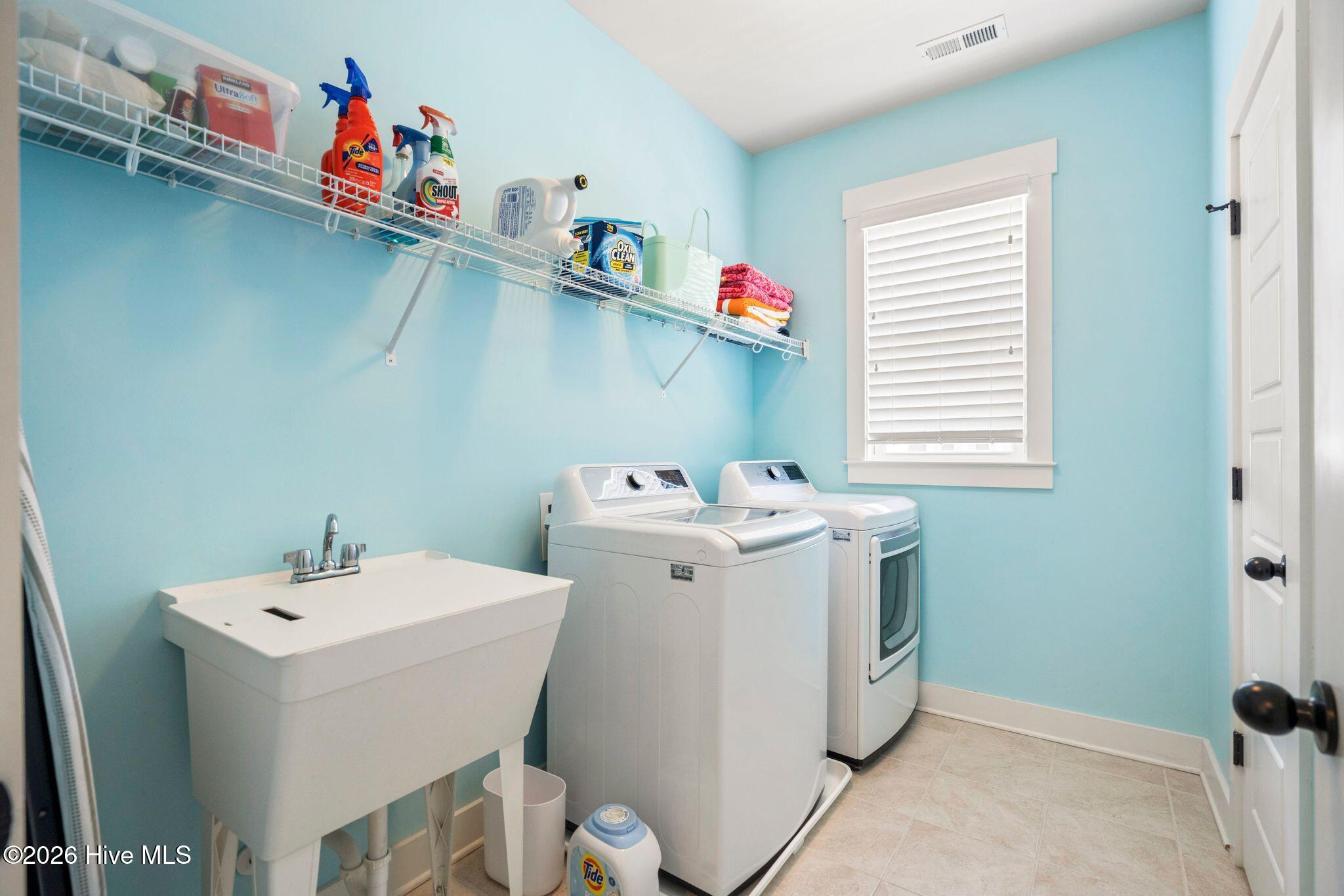 100558844 | Photo 41