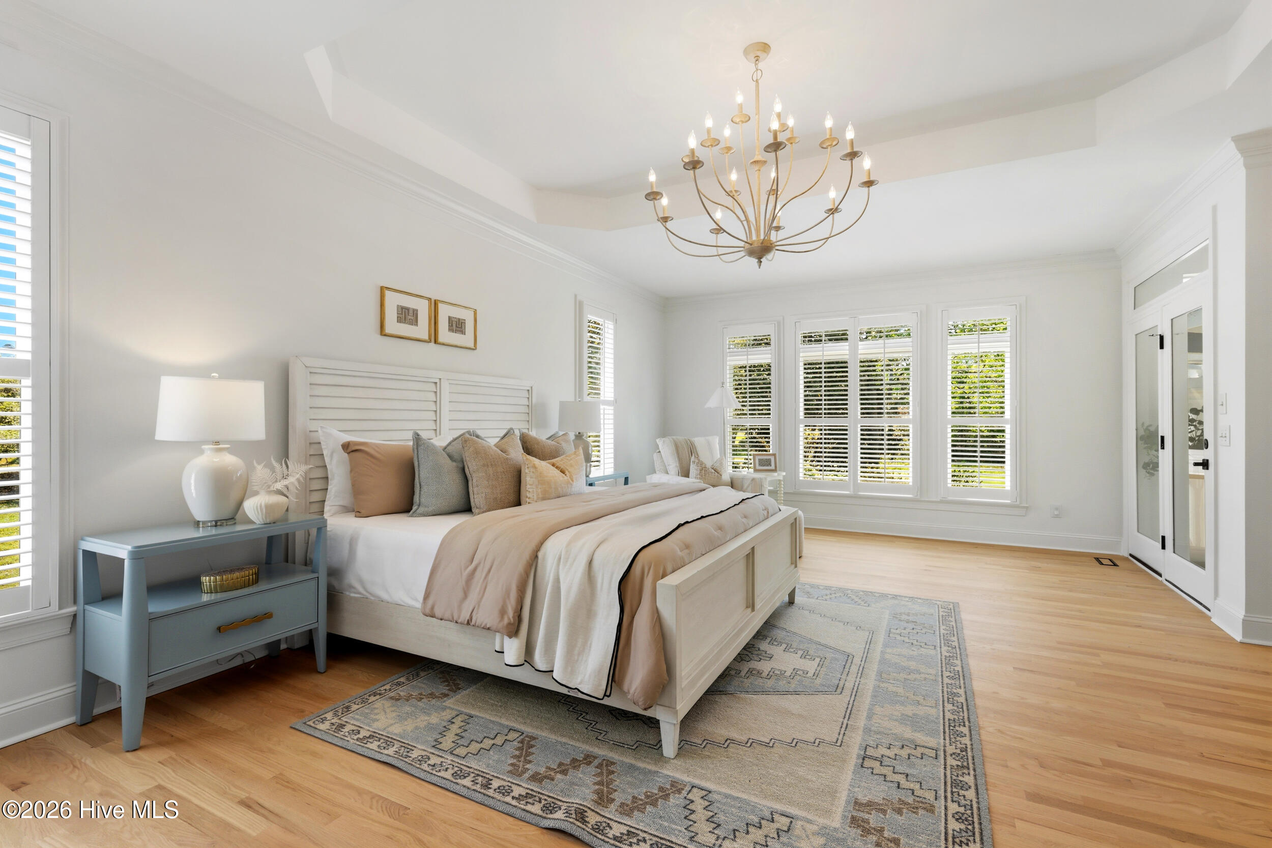 100540721 | Photo 34