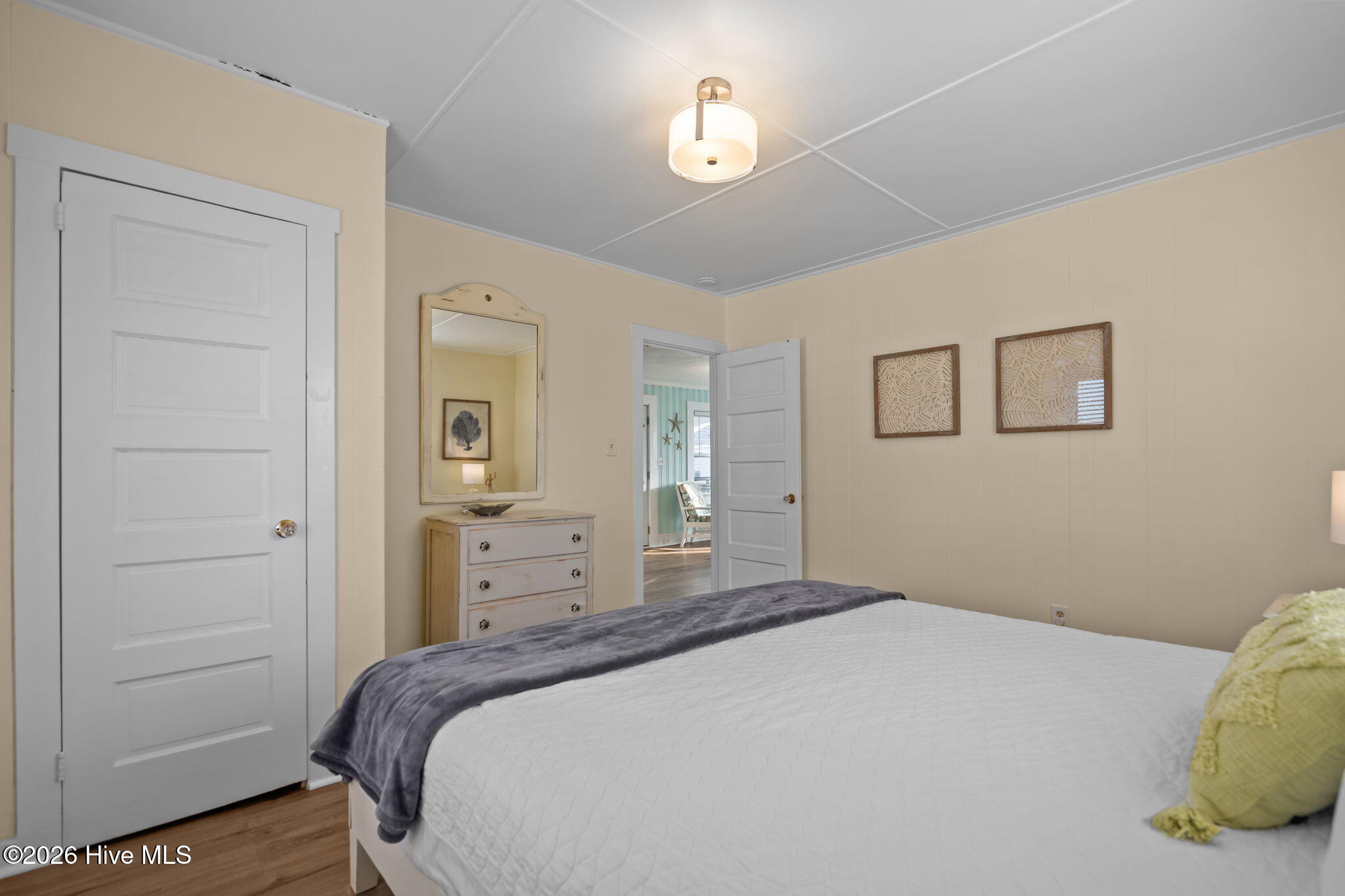 100552359 | Photo 27