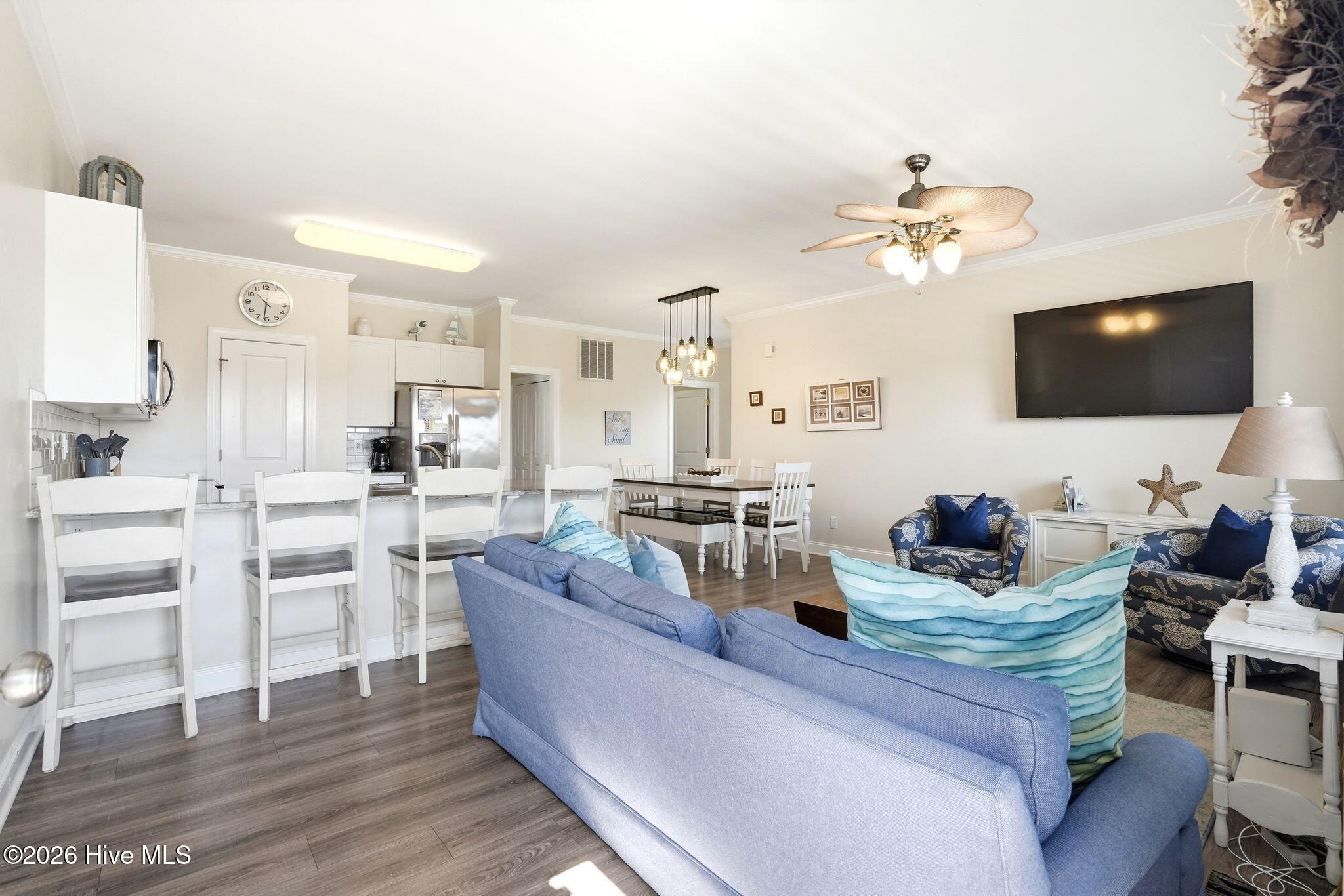 100561242 | Photo 10