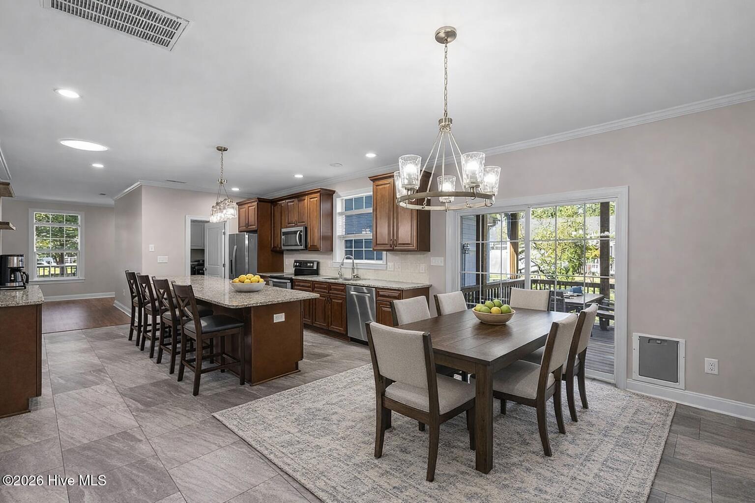 100528146 | Photo 16