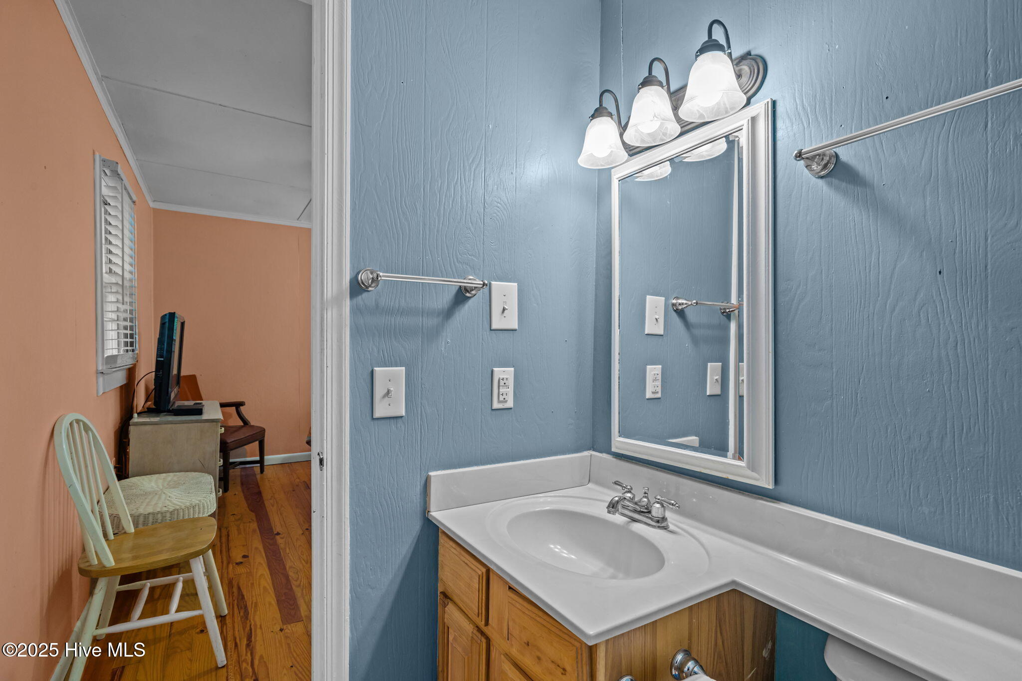 100535776 | Photo 27