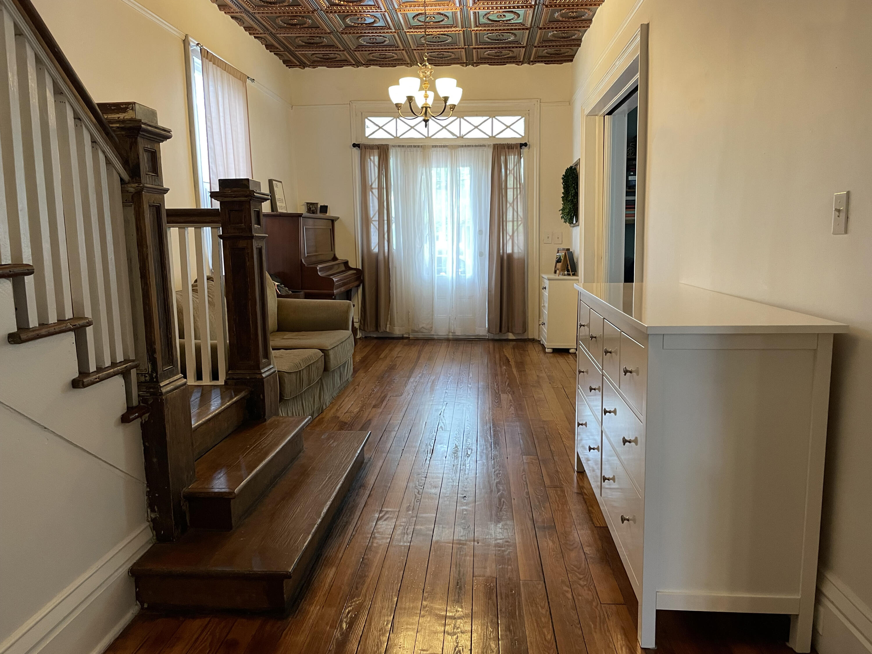 6. Foyer_Downstairs_2