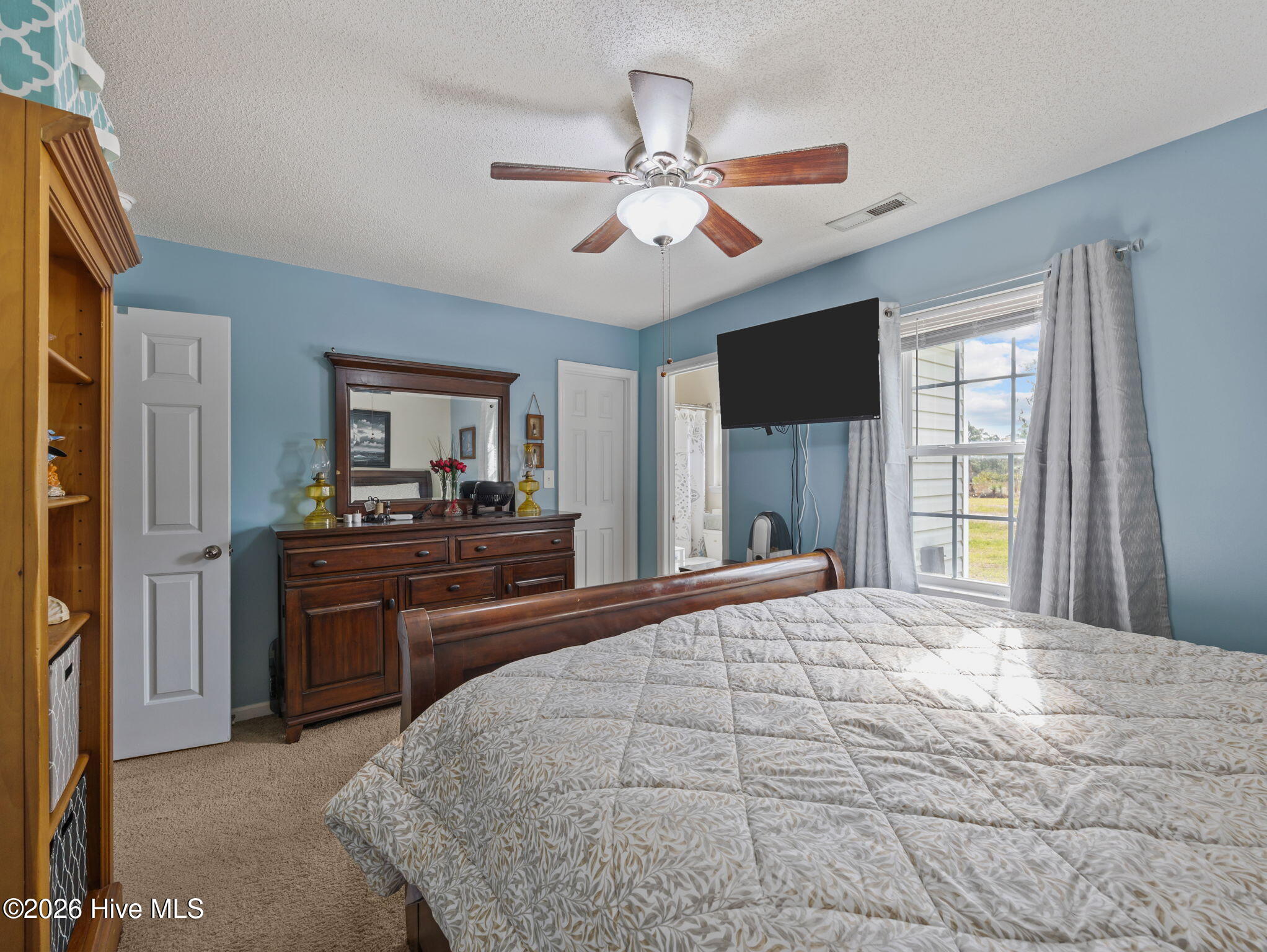 100566784 | Photo 24