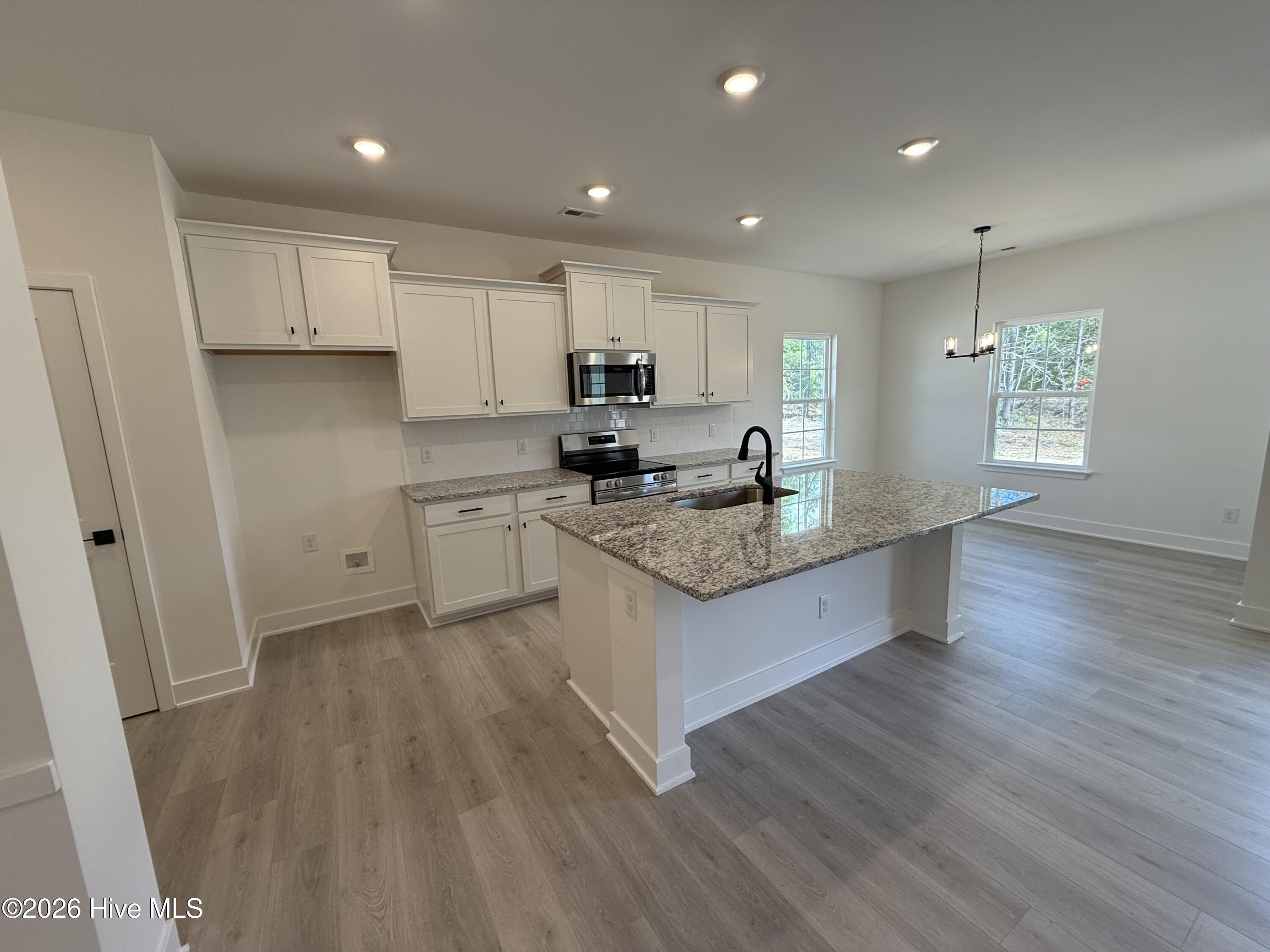 100546686 | Photo 20