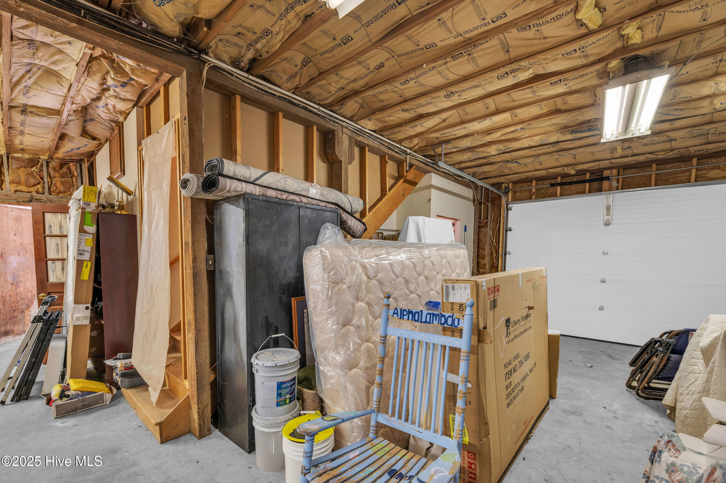 100532115 | Photo 95