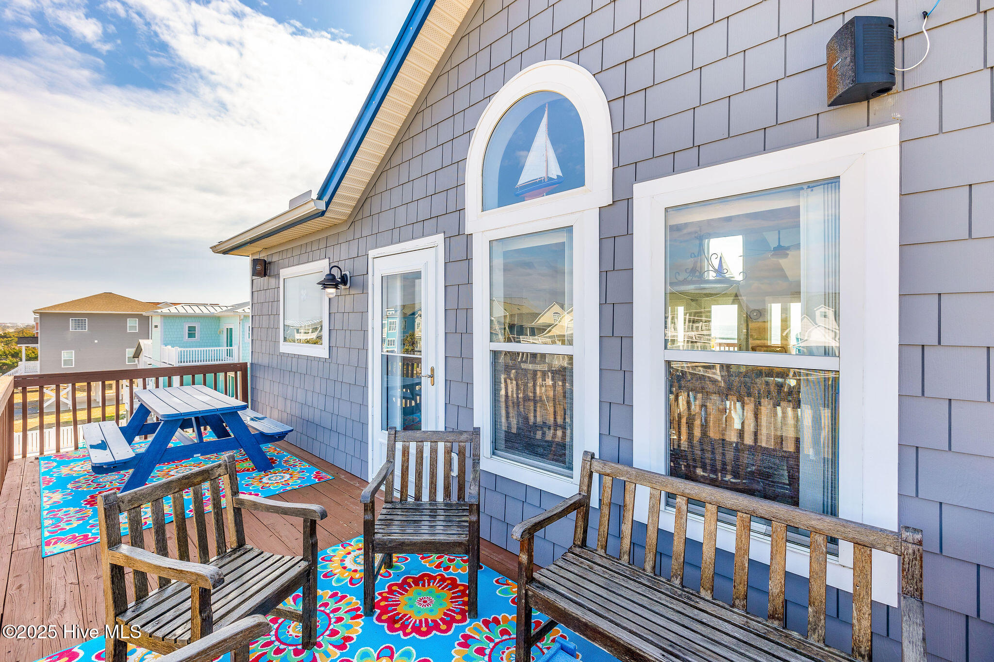 100529088 | Photo 47