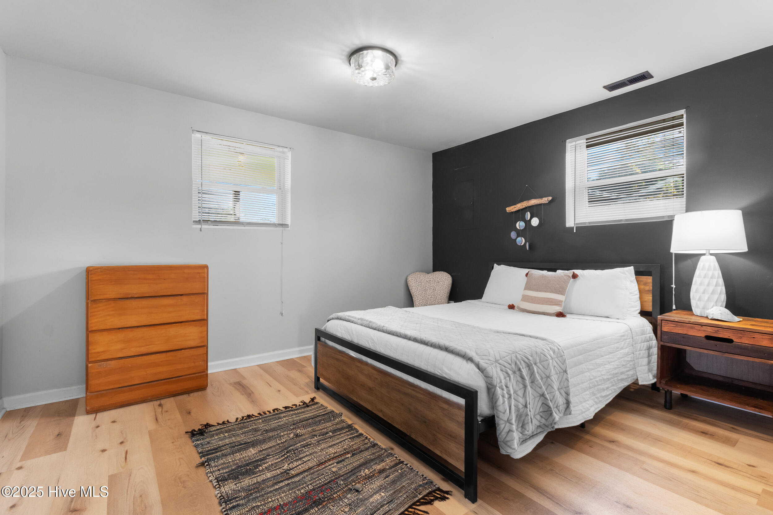 100534500 | Photo 13