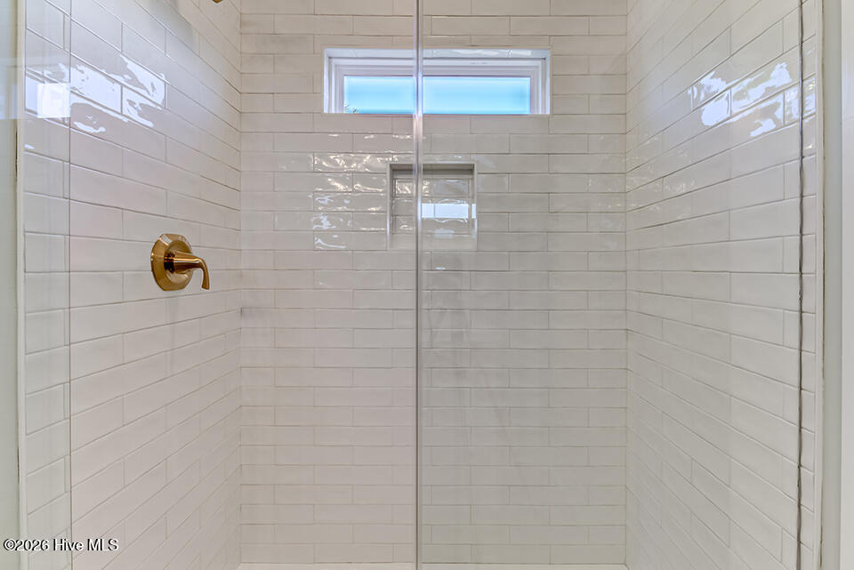 100557404 | Photo 12