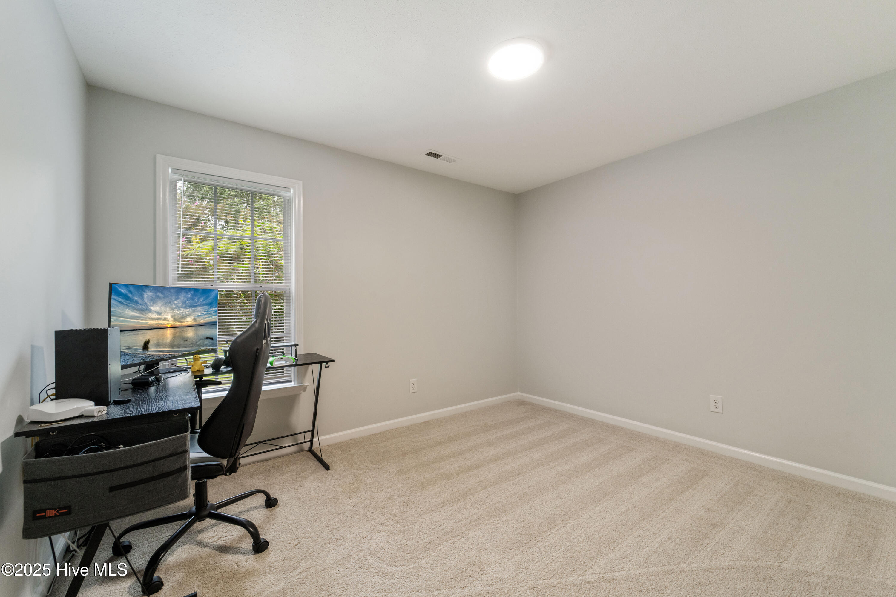 100530629 | Photo 15