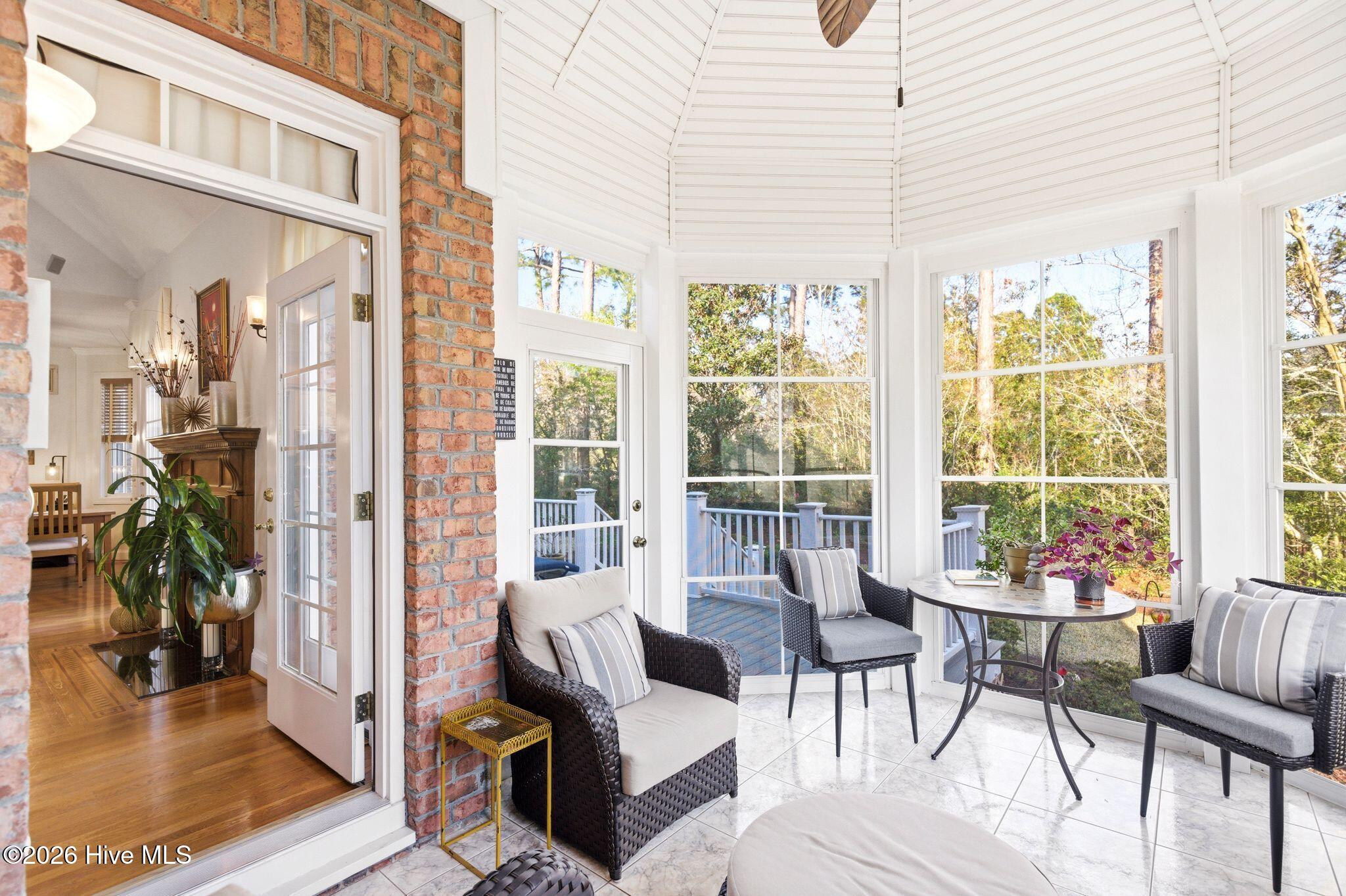 100564918 | Photo 59