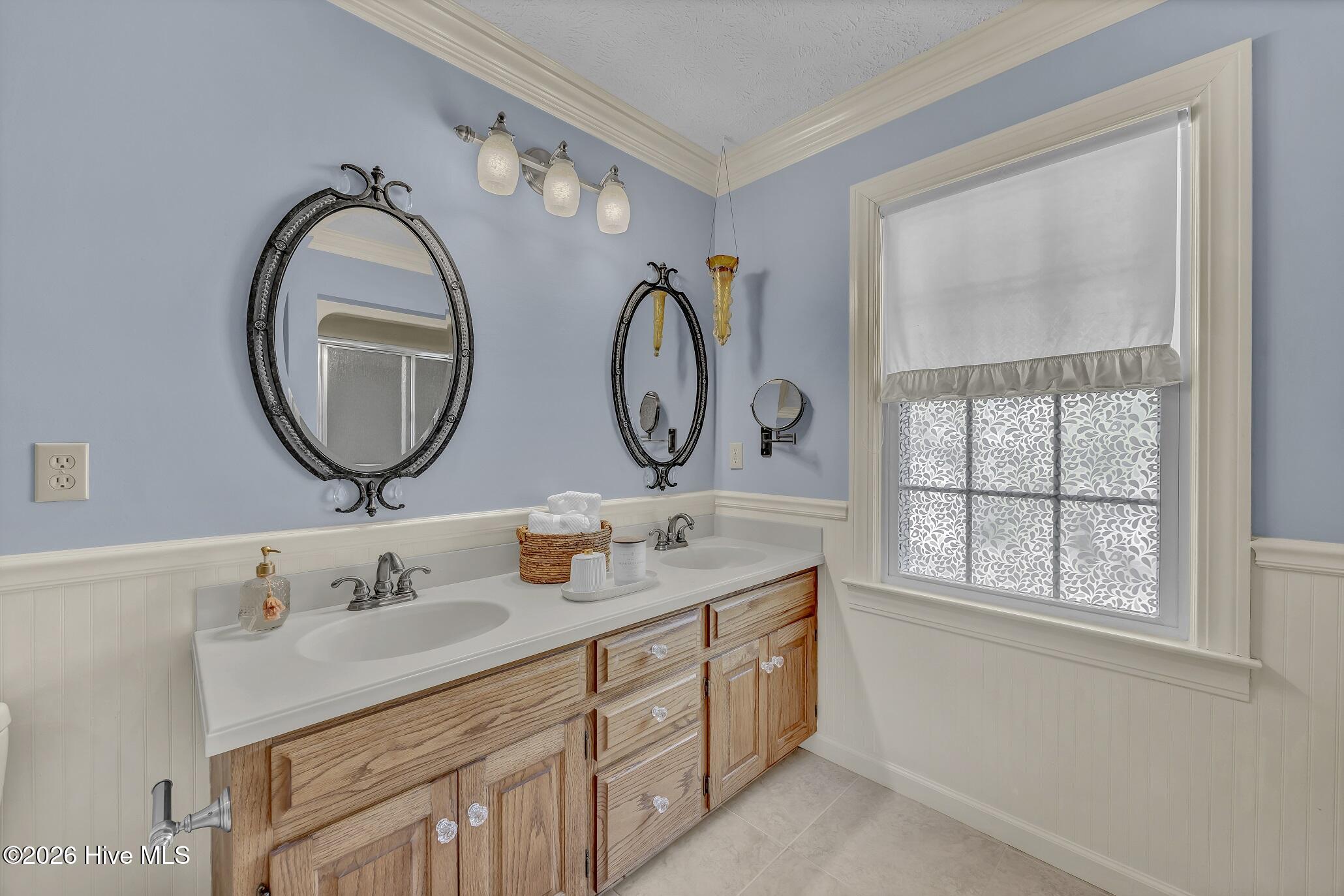 100565021 | Photo 26