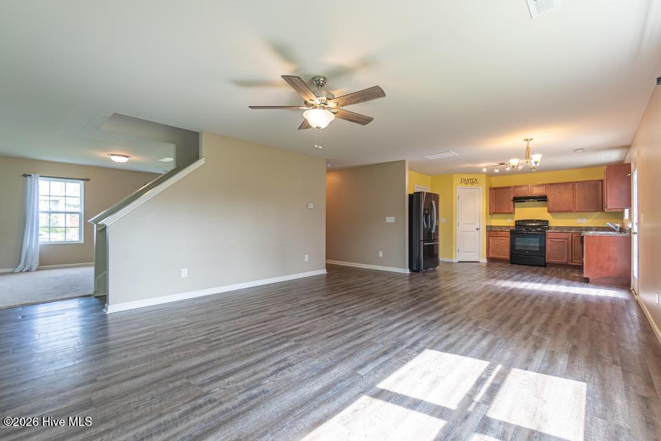 100565114 | Photo 11