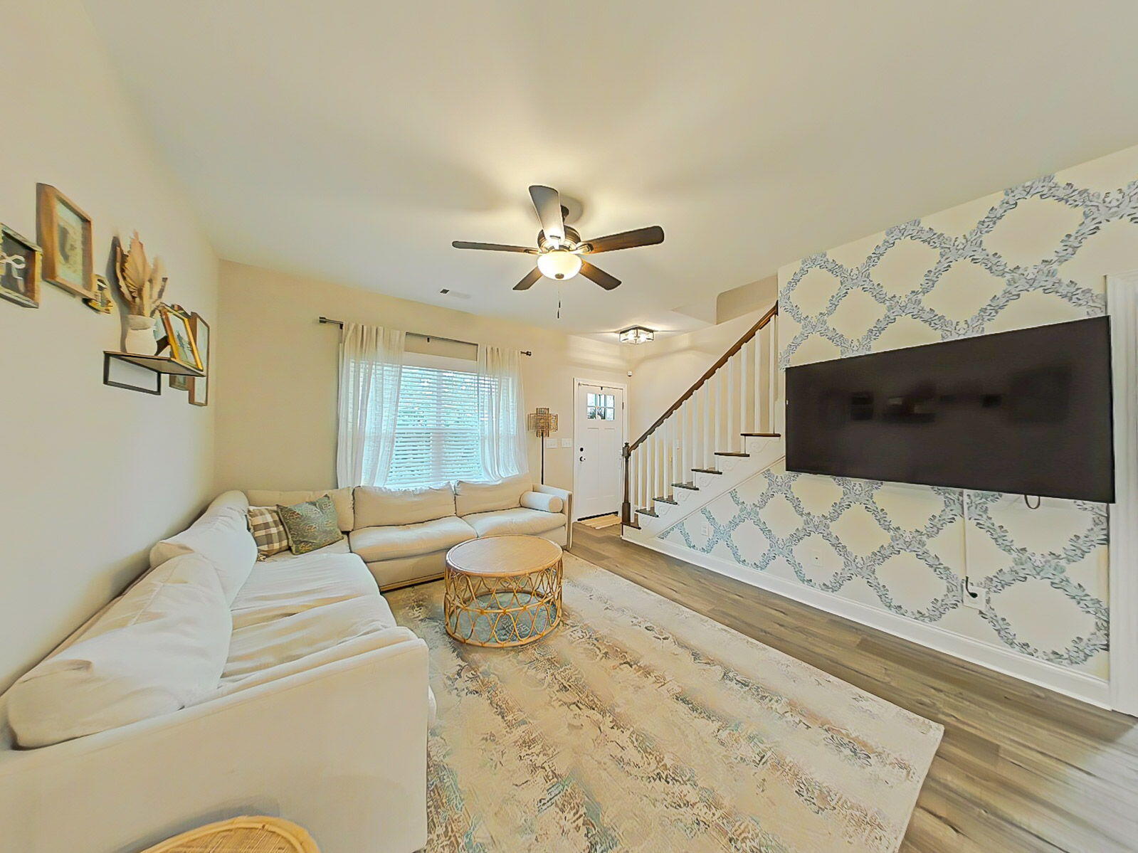 7-web-or-mls-1-Living Room (1)