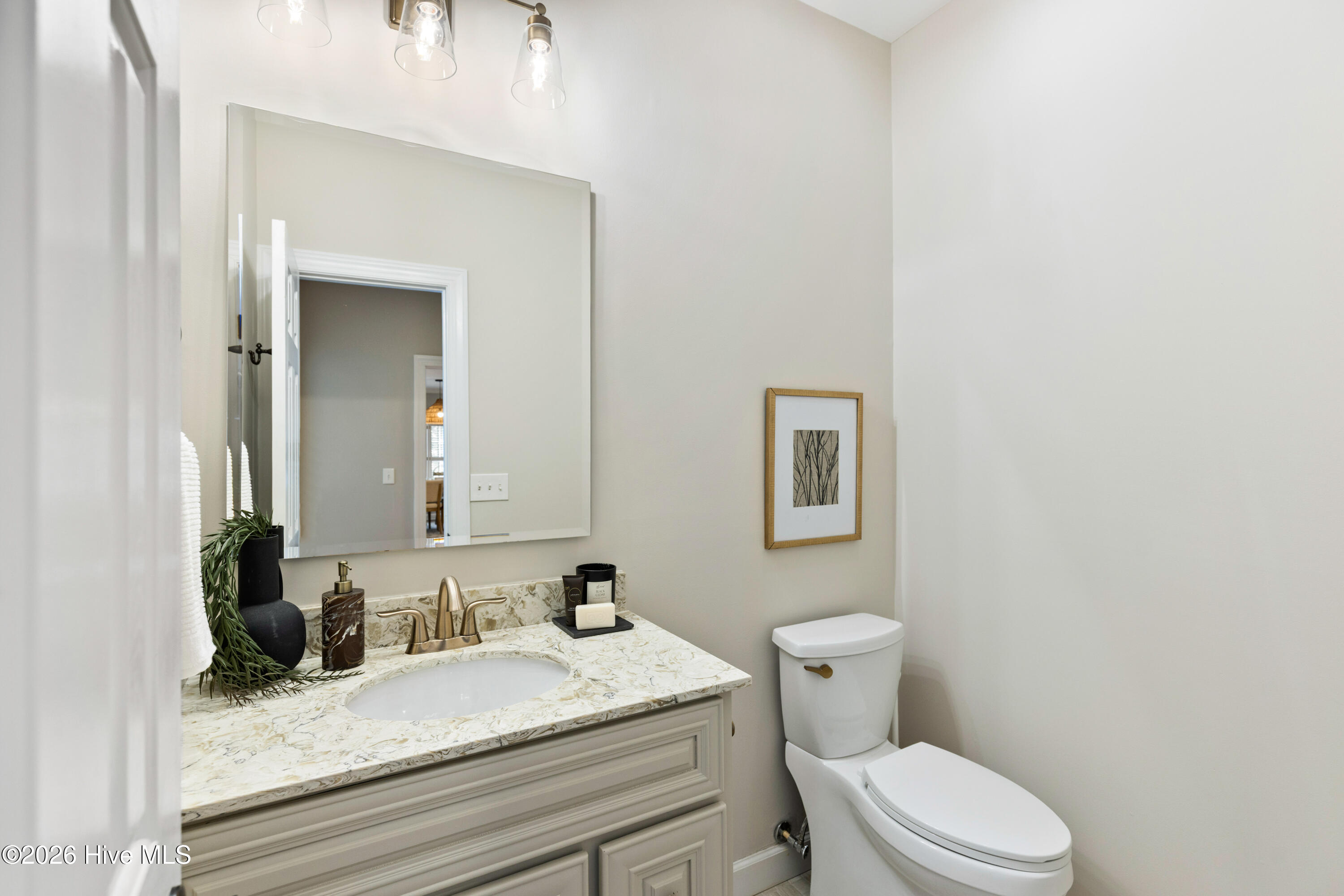 100560916 | Photo 31