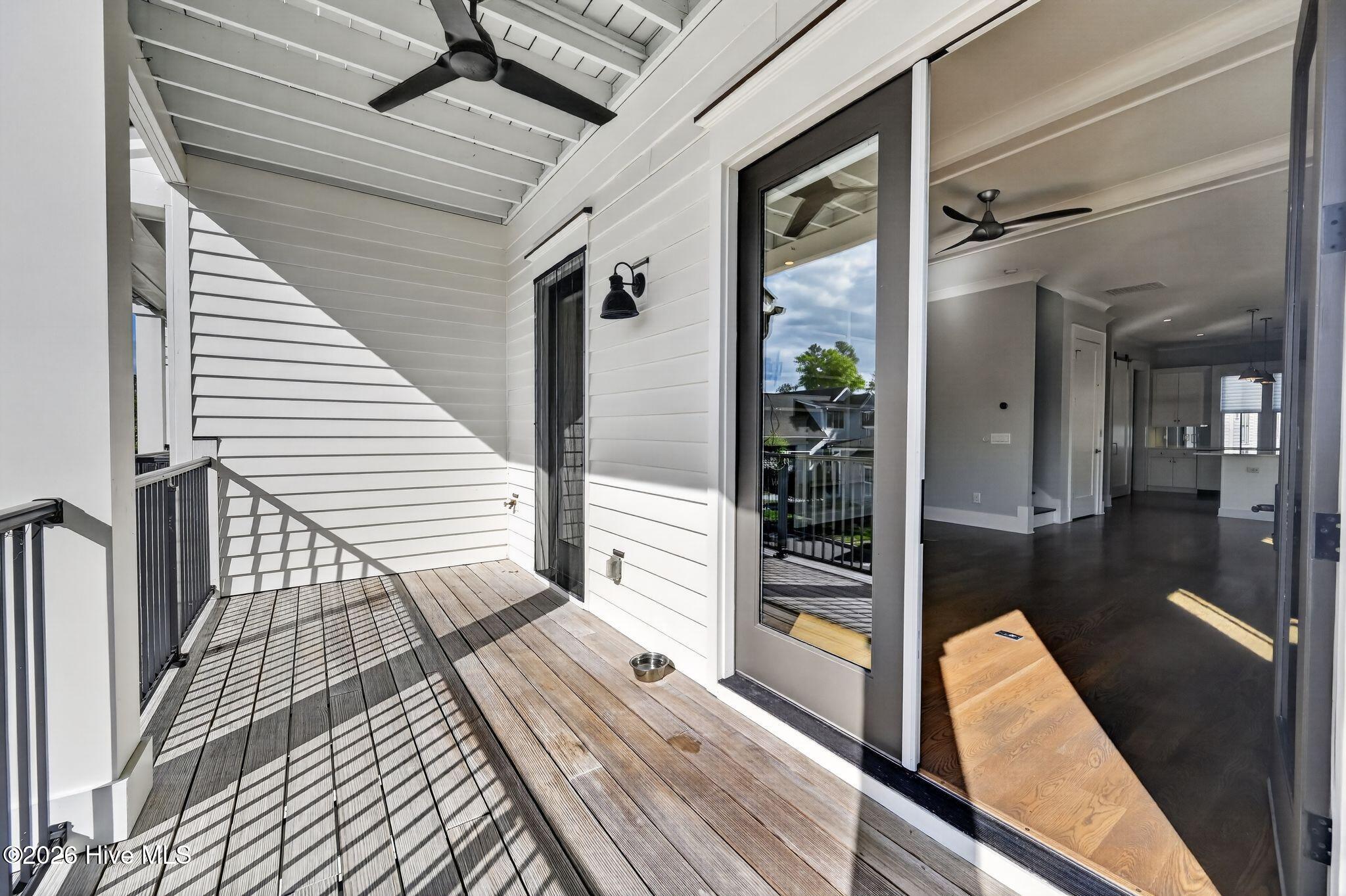 100567554 | Photo 29