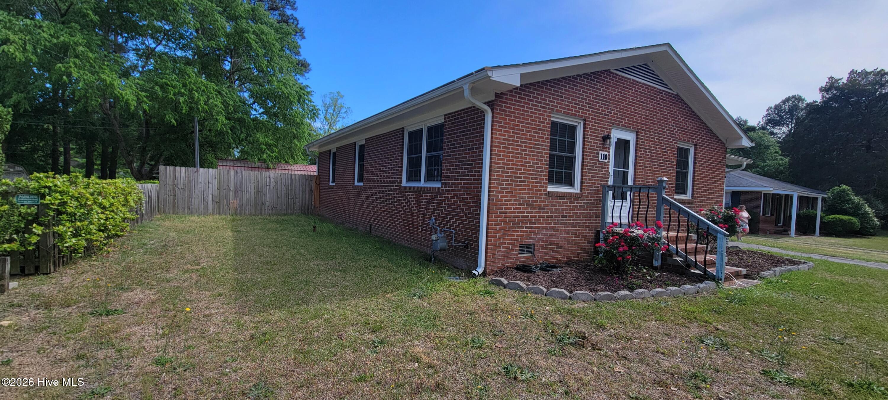 Photo 3 of Single family home for sale at 110 Landon Dr, Washington, NC 27889 | MLS# 100571027 | Listing updated on 2026-10-20