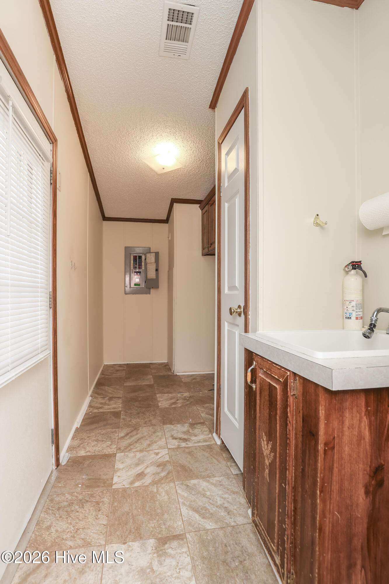 100548874 | Photo 26