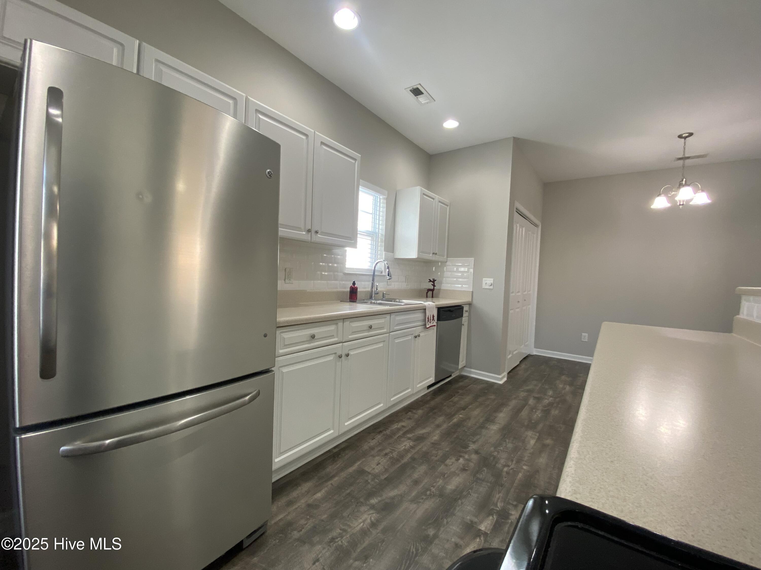 100538059 | Photo 11