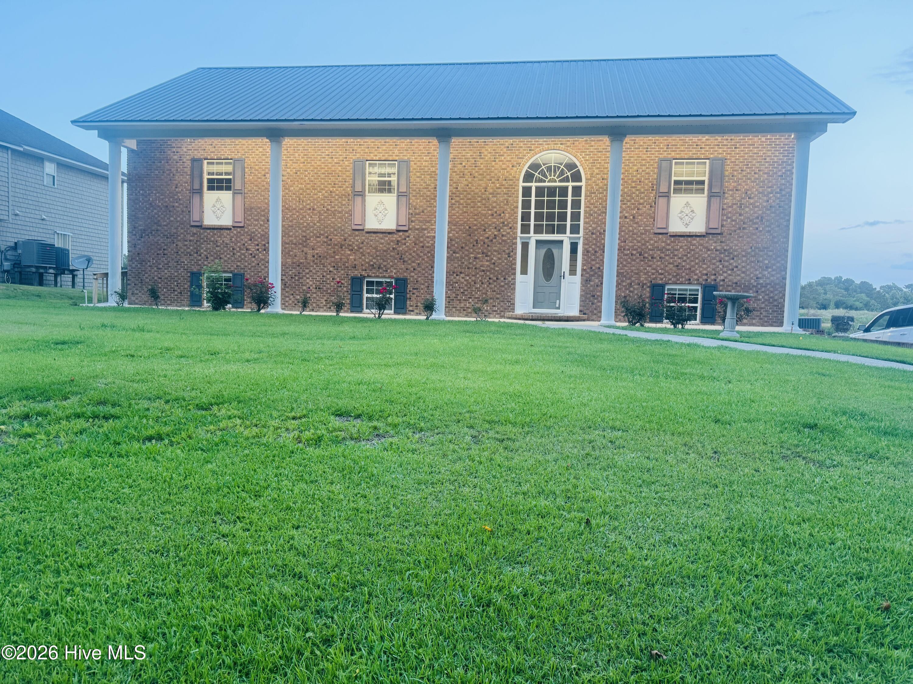 888 Seagate Drive,Newport
