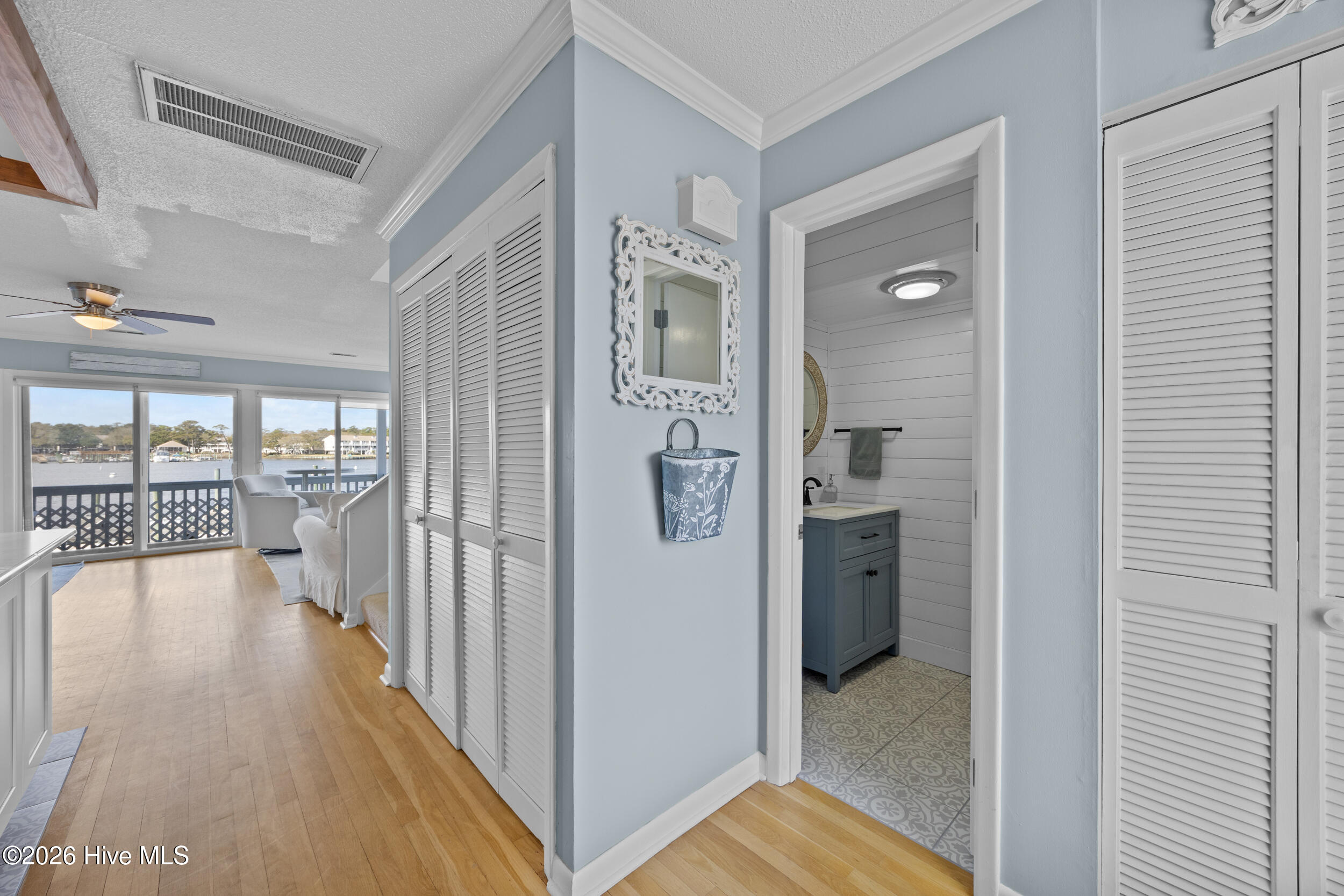 100559474 | Photo 21