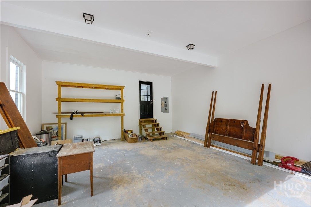 155 Hunters Pointe Drive