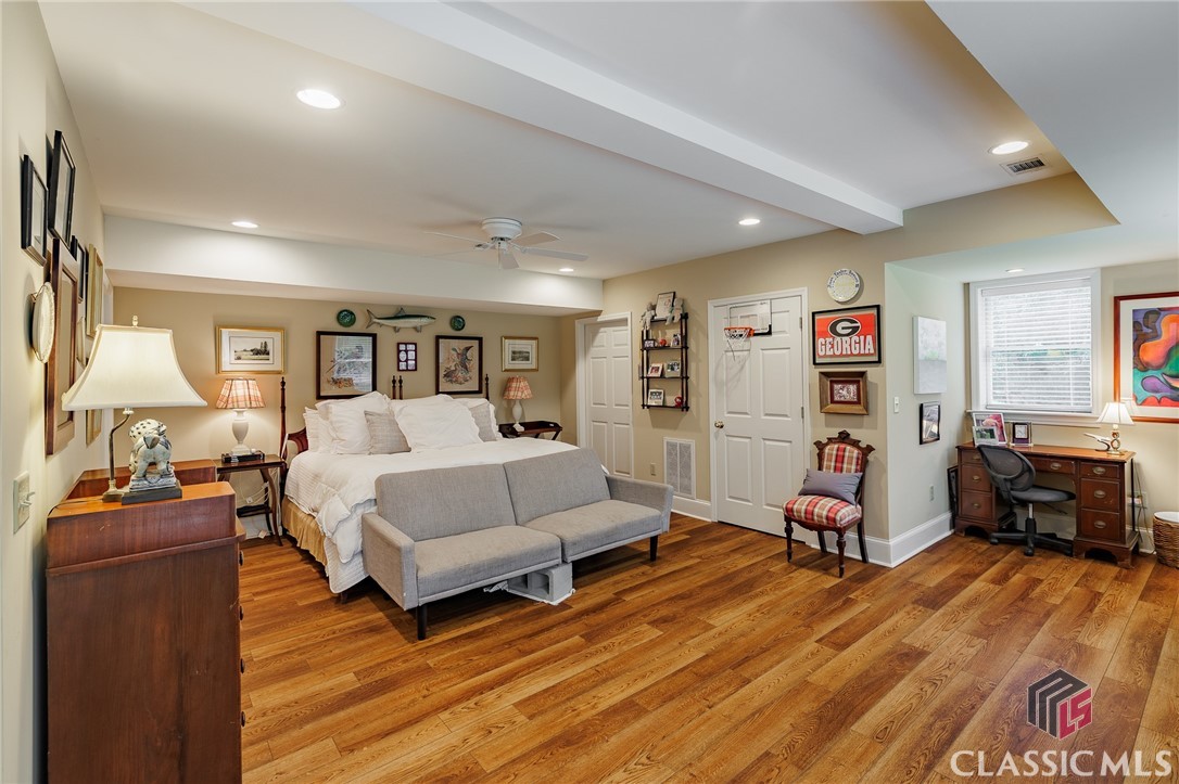 1060 Woodhollow Lane