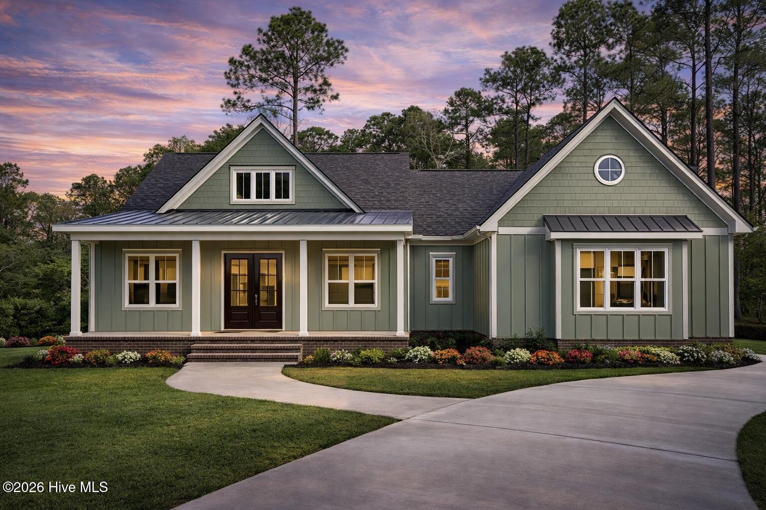 894 Hollybriar Drive SE image