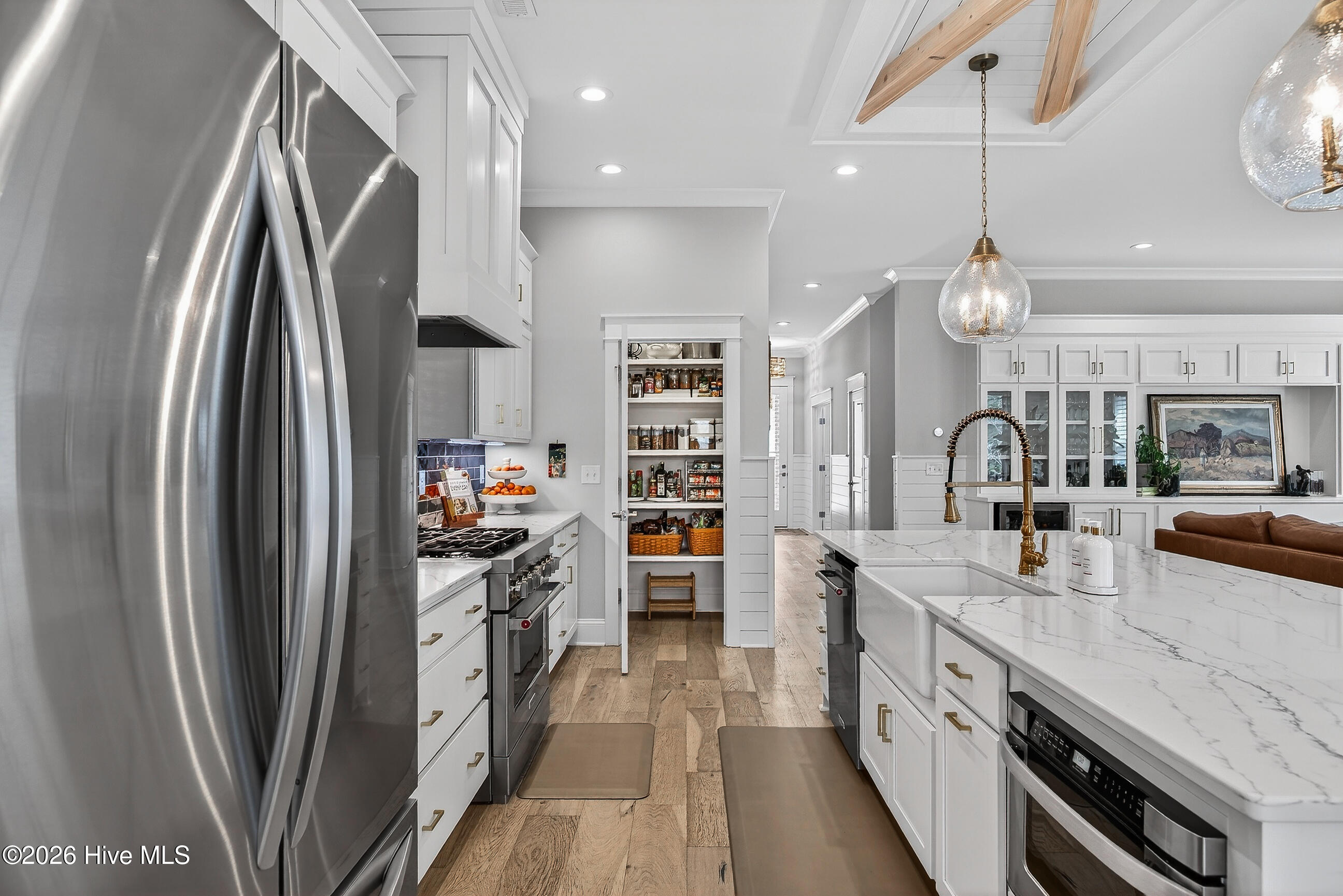 100564541 | Photo 19