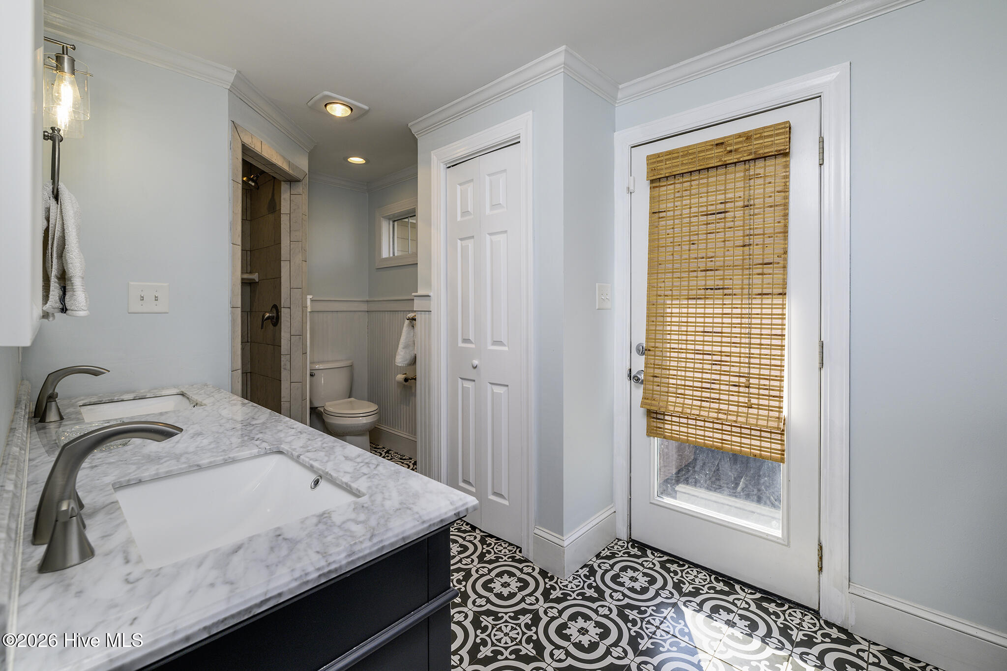 With Back Porch Access