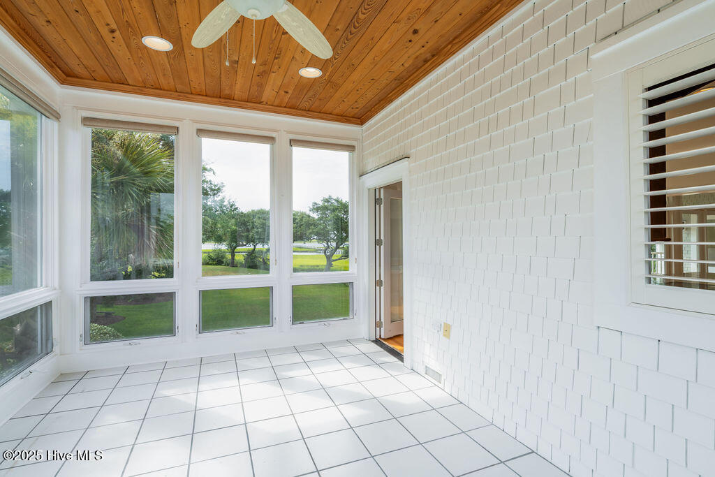 100521918 | Photo 27