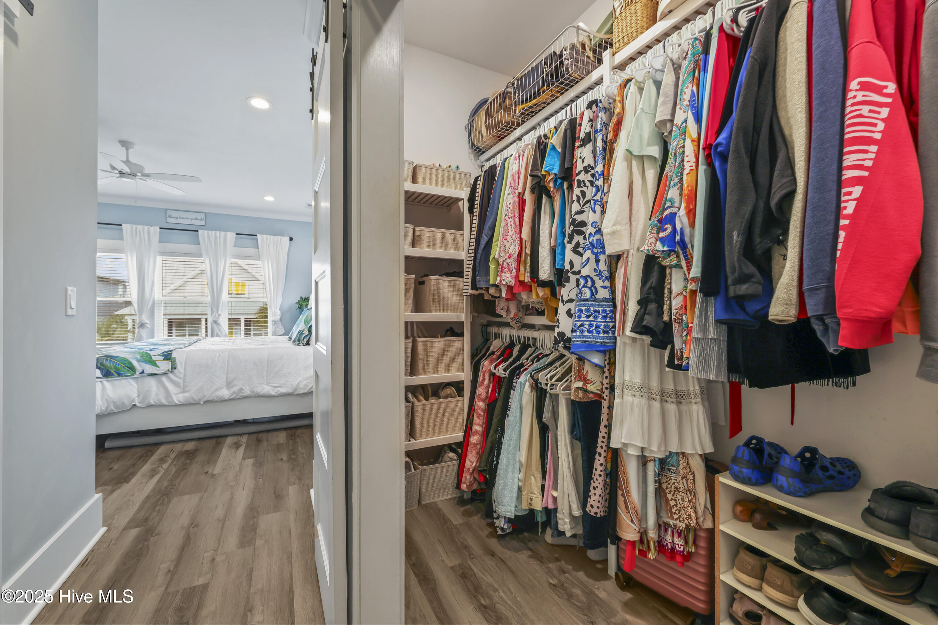 100536378 | Photo 24