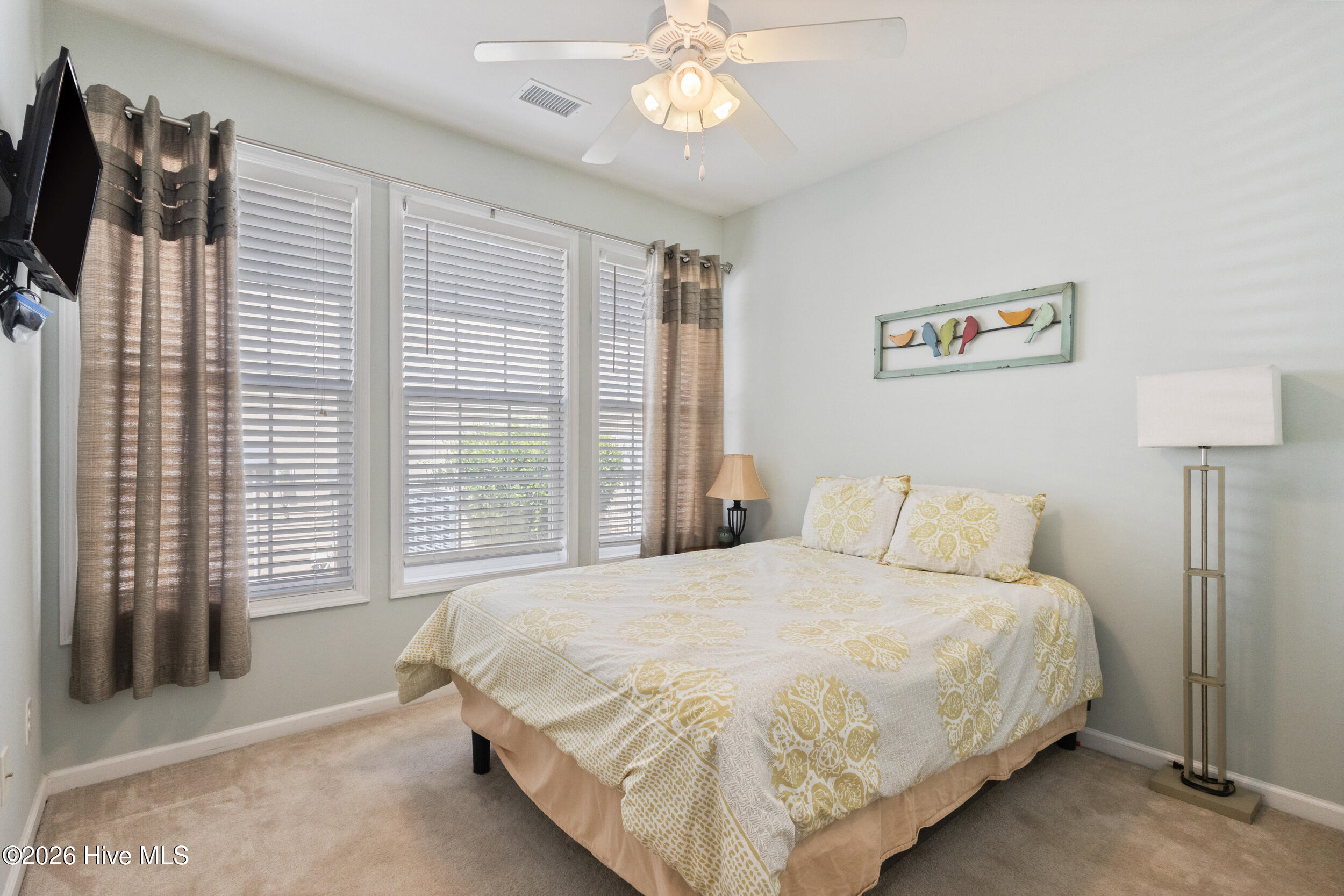 100565406 | Photo 32