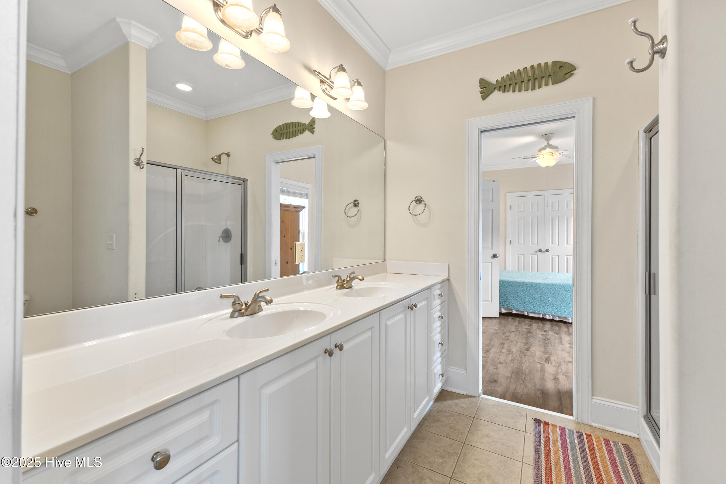 100506404 | Photo 39