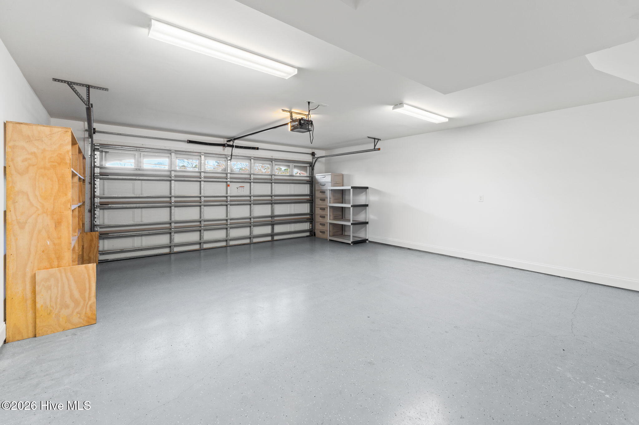 100547610 | Photo 32