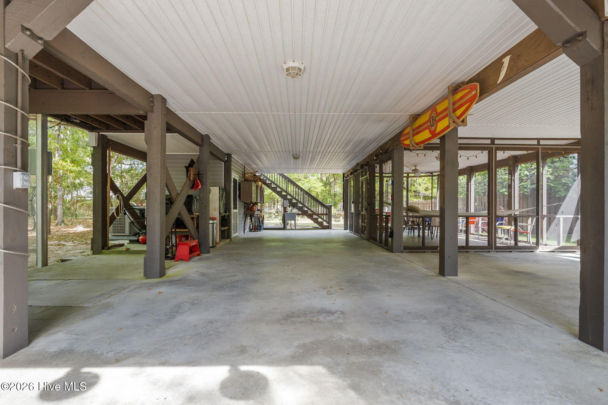 100566987 | Photo 11