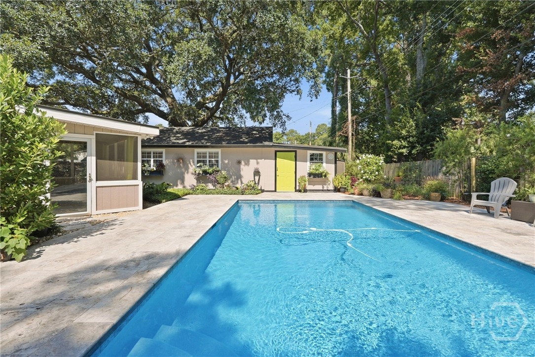 Photo 3 of Single family home for sale at 206 Port Royal Dr, Savannah, GA 31410 | MLS# SA364599 | Listing updated on 2026-09-20