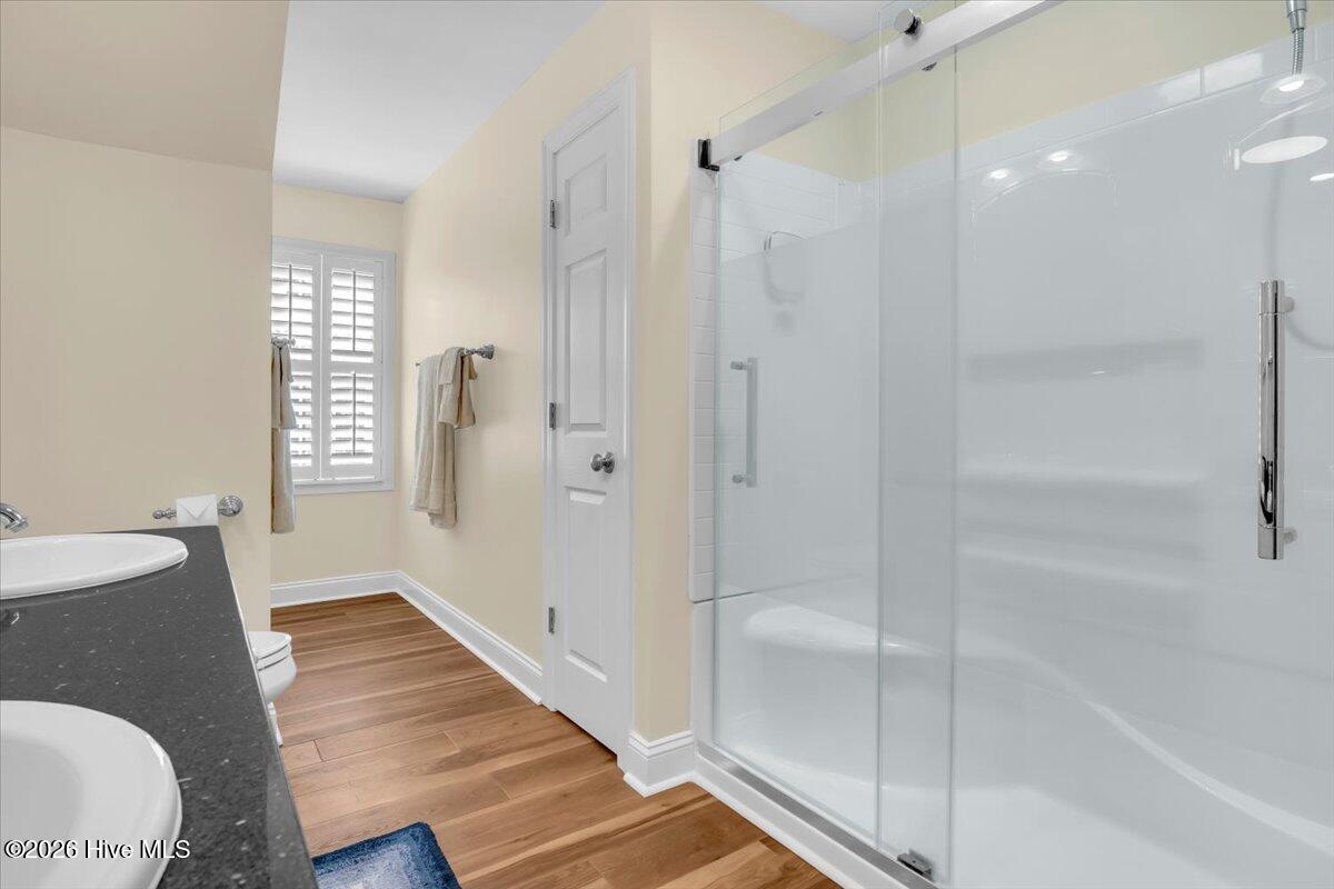 100567087 | Photo 65