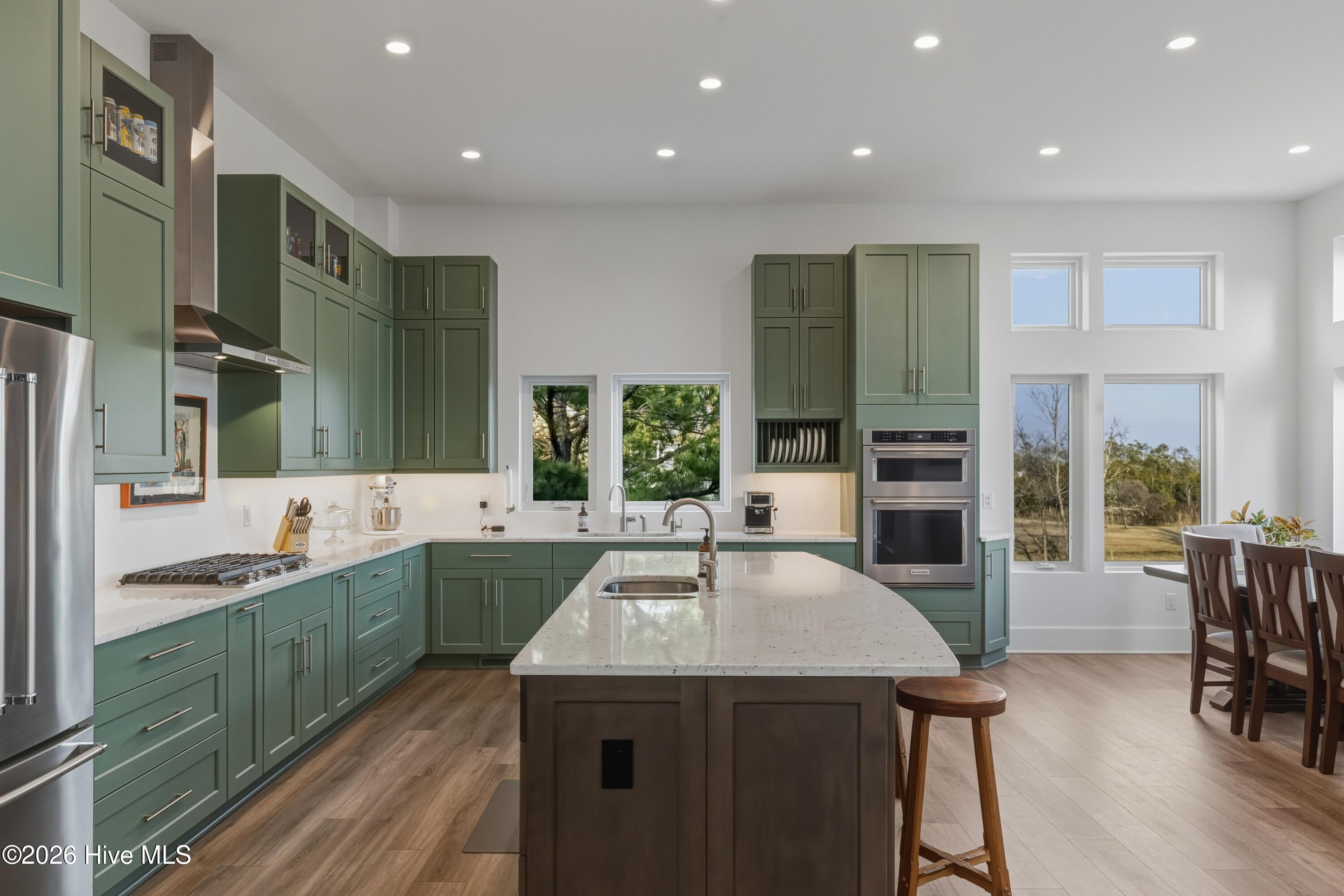 100554260 | Photo 15