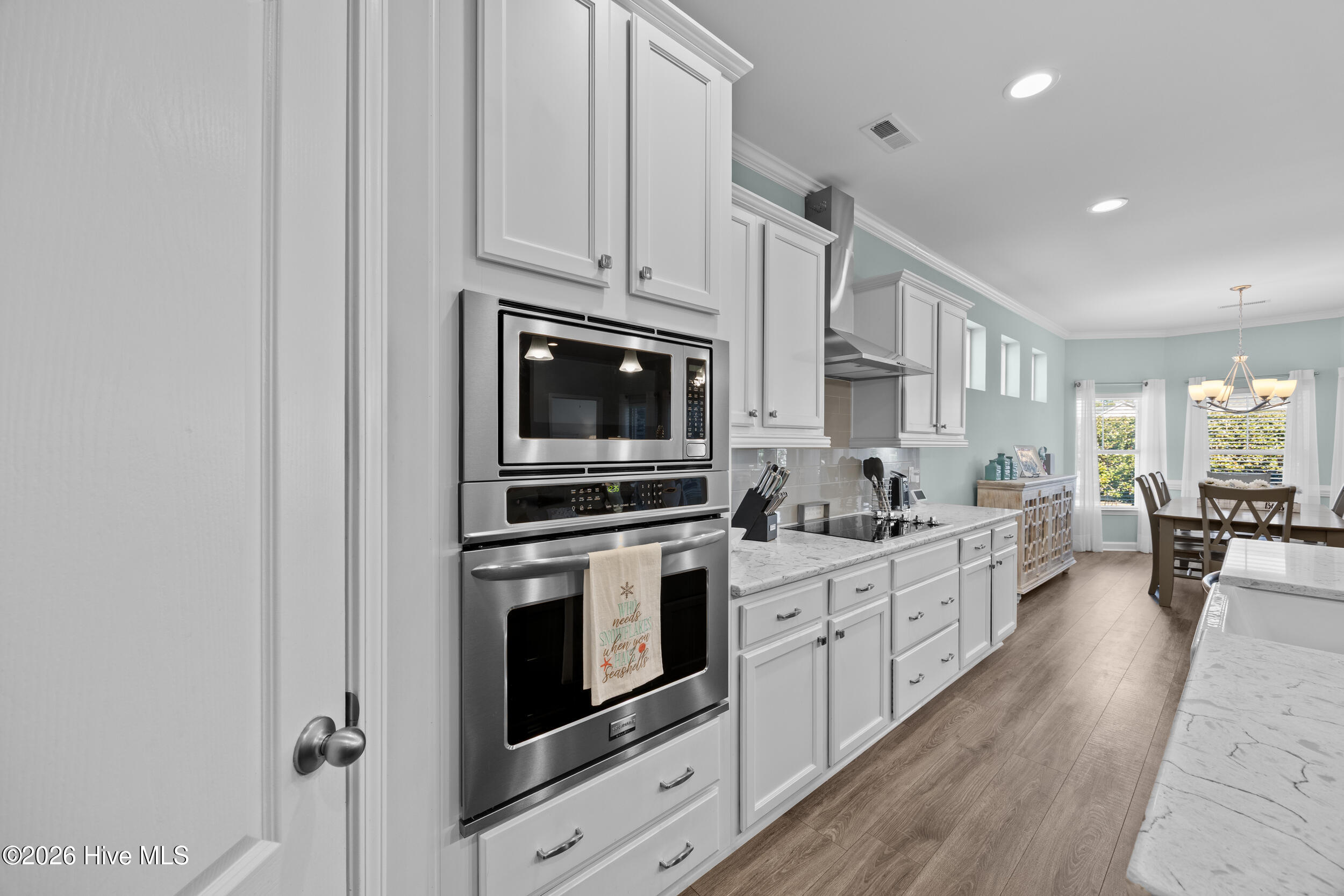 100551713 | Photo 13