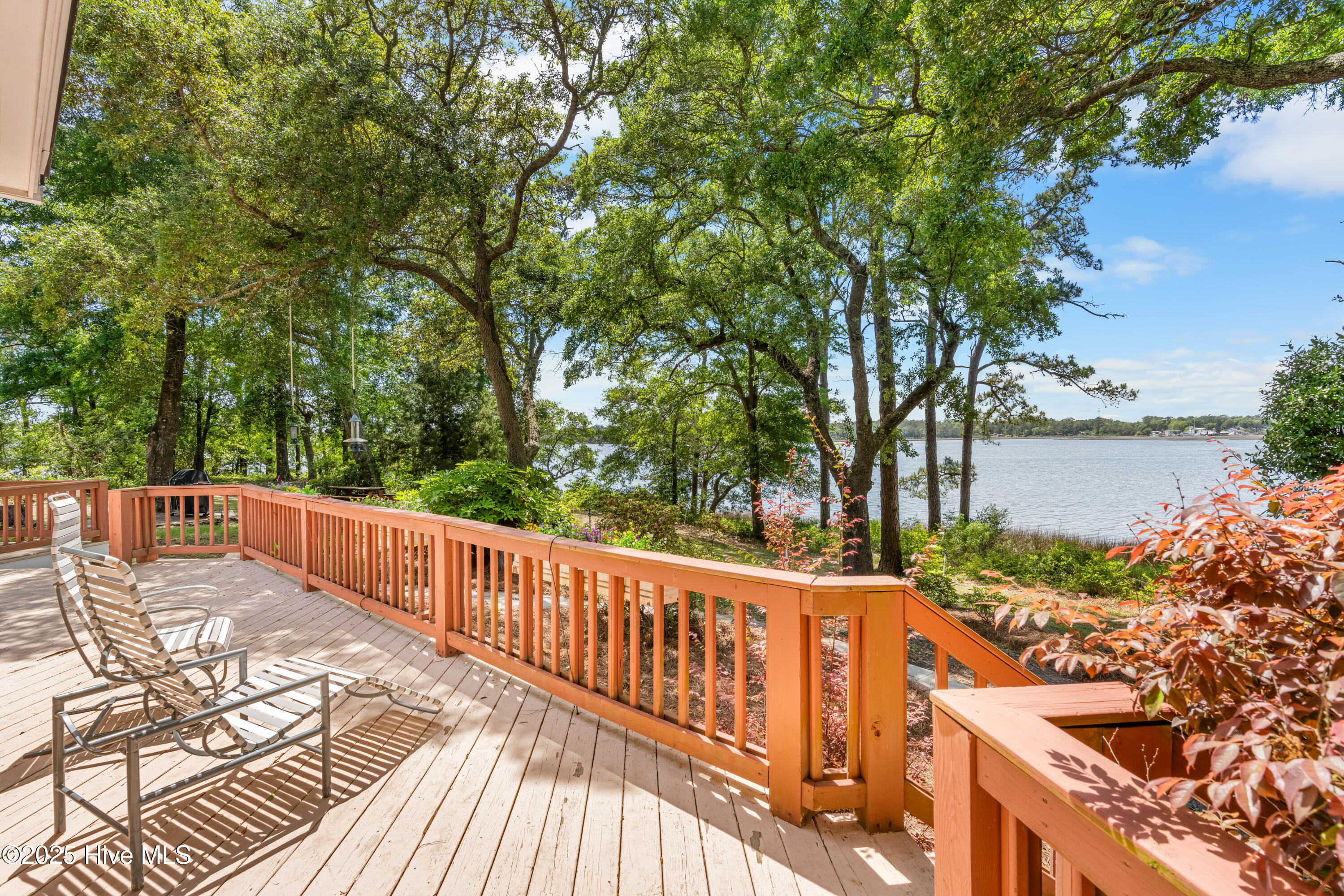 100570378 | Photo 57