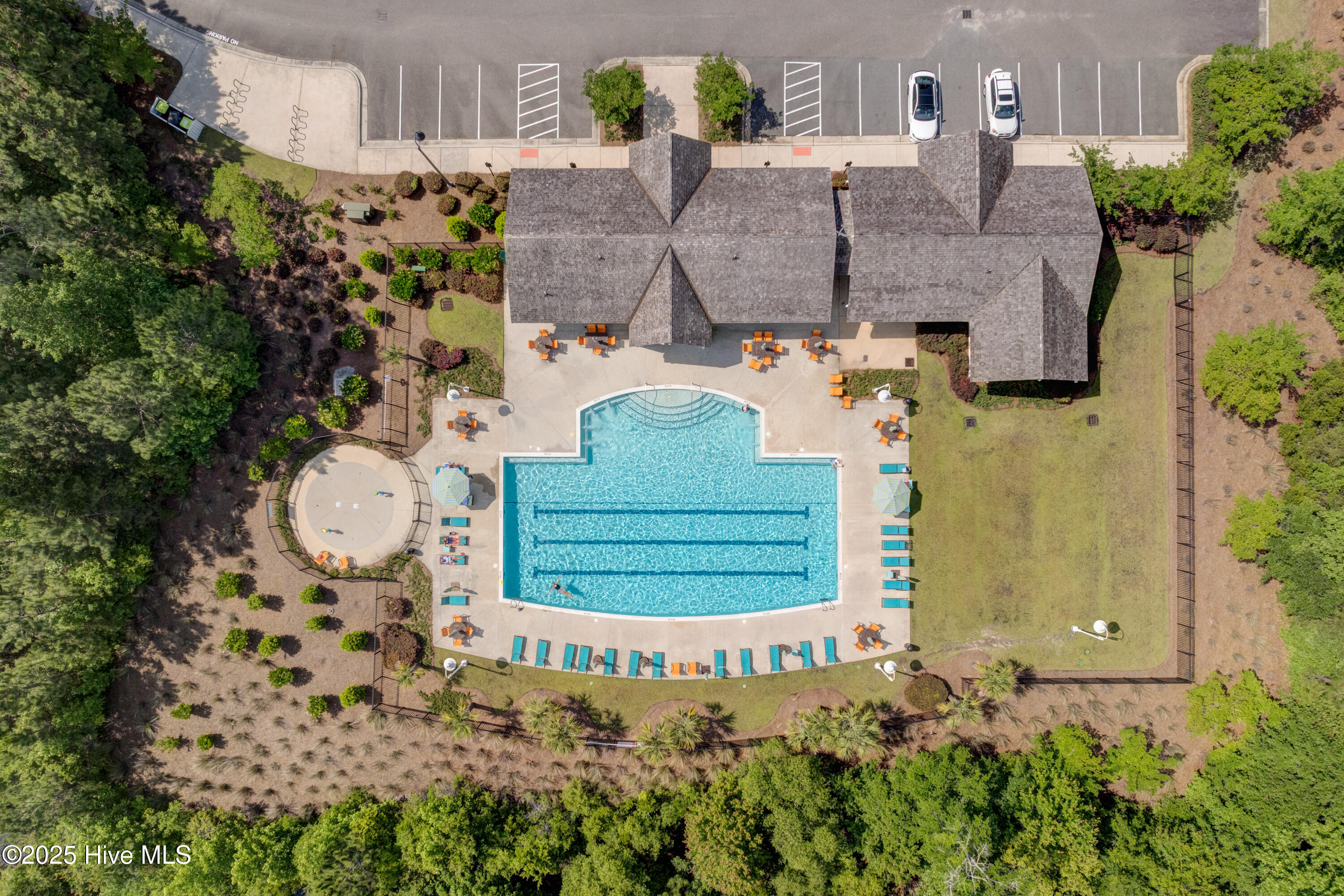 100527898 | Photo 103