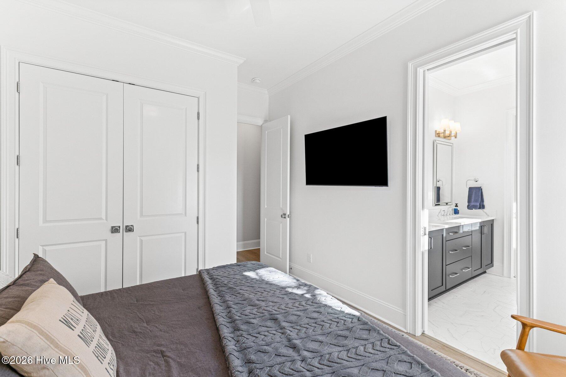 100553656 | Photo 34