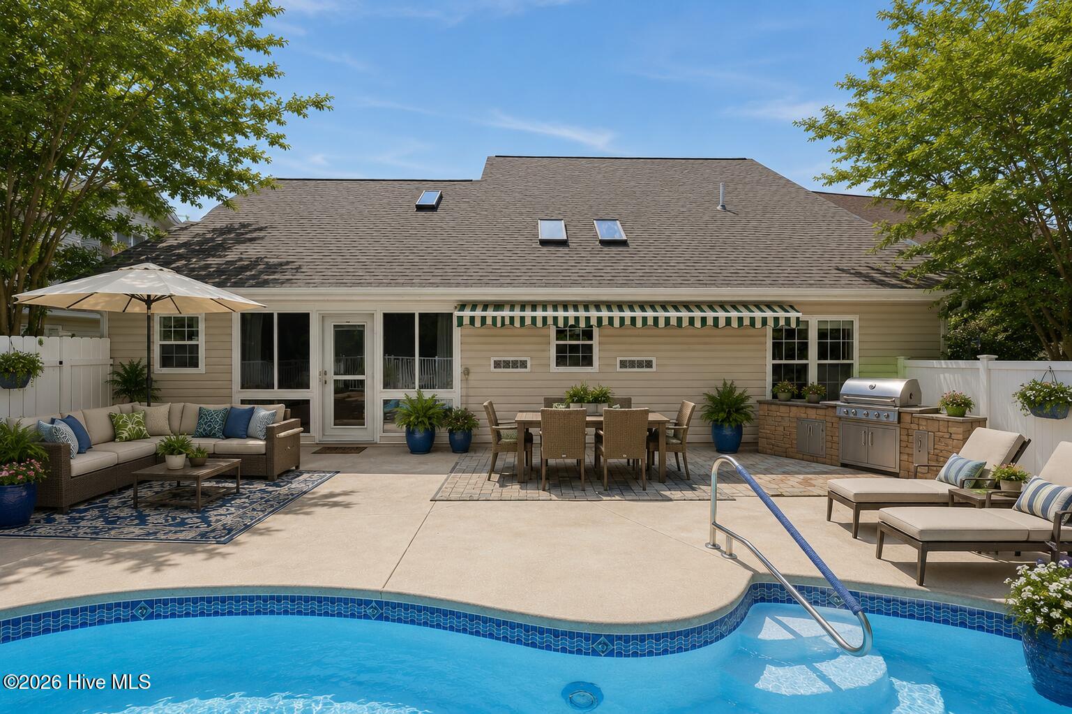 320 Neuchatel Road,New Bern