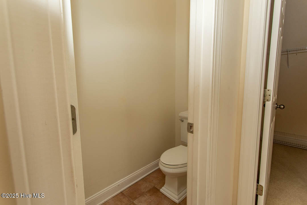 100526043 | Photo 31